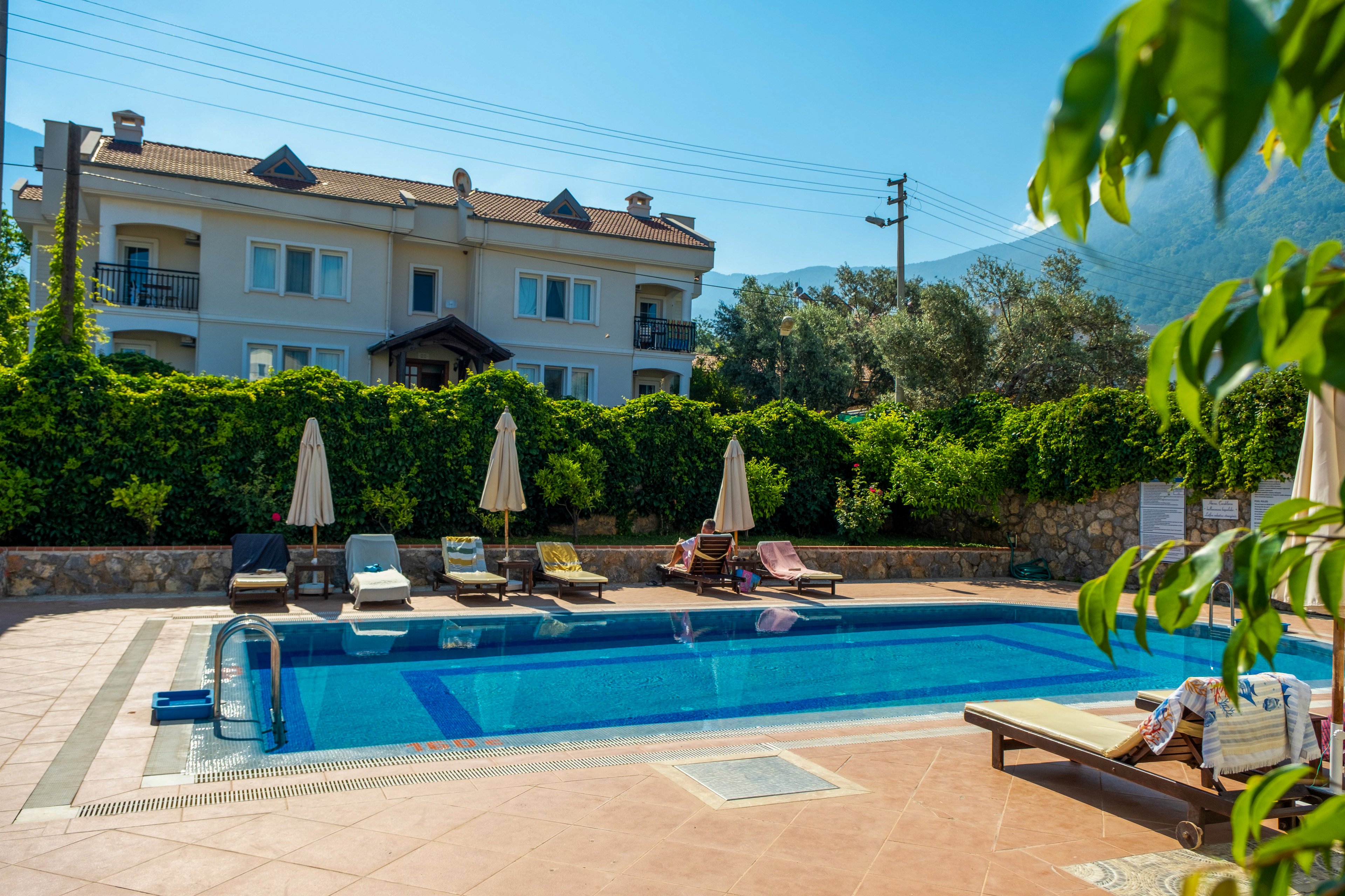 Sea Breeze Hotel & Apartments