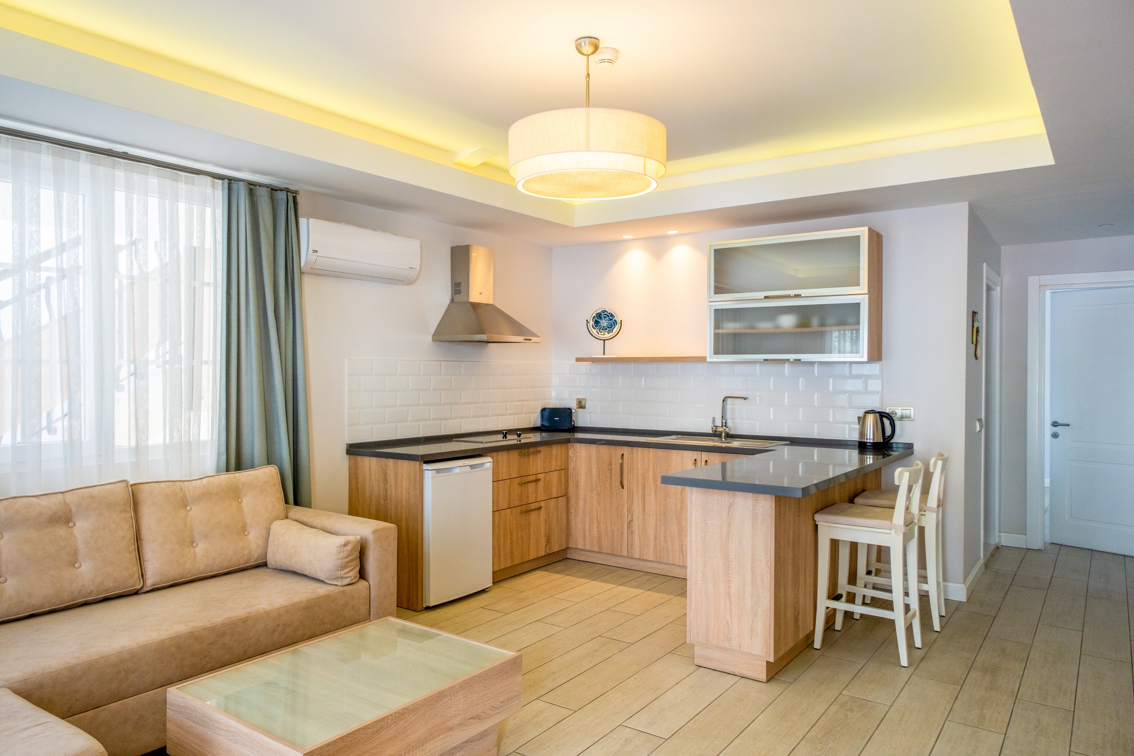 Sea Breeze Hotel & Apartments