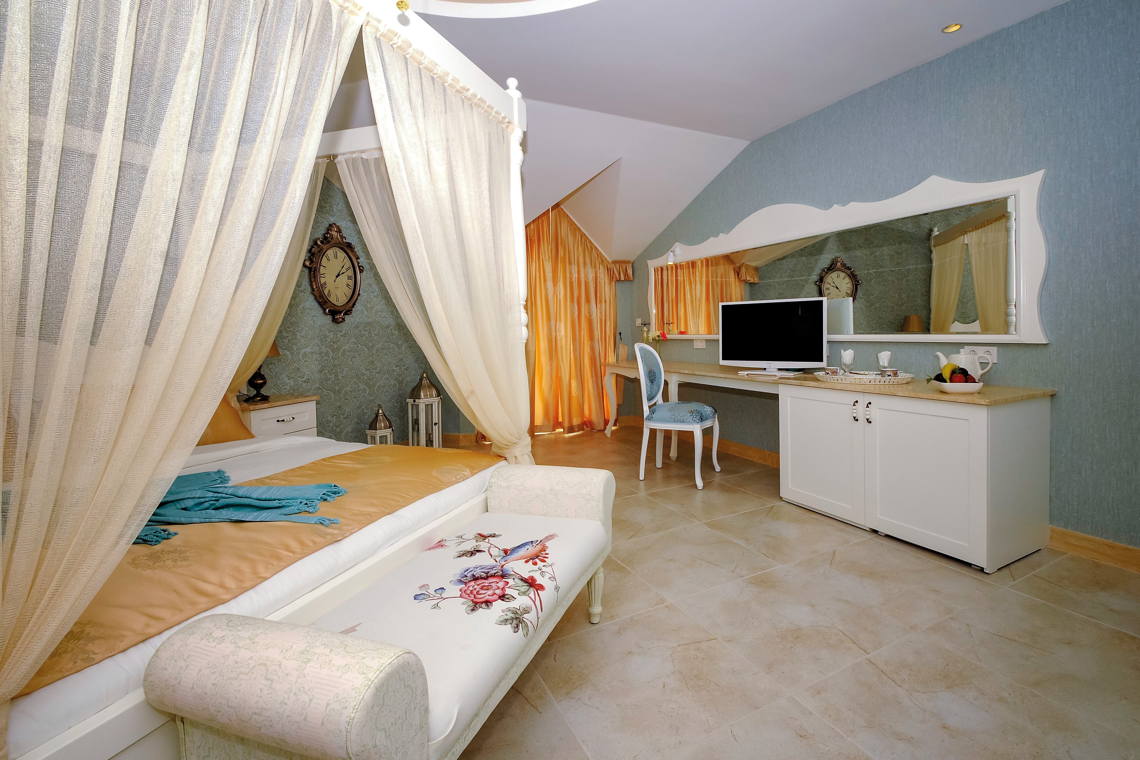 Sea Breeze Hotel & Apartments