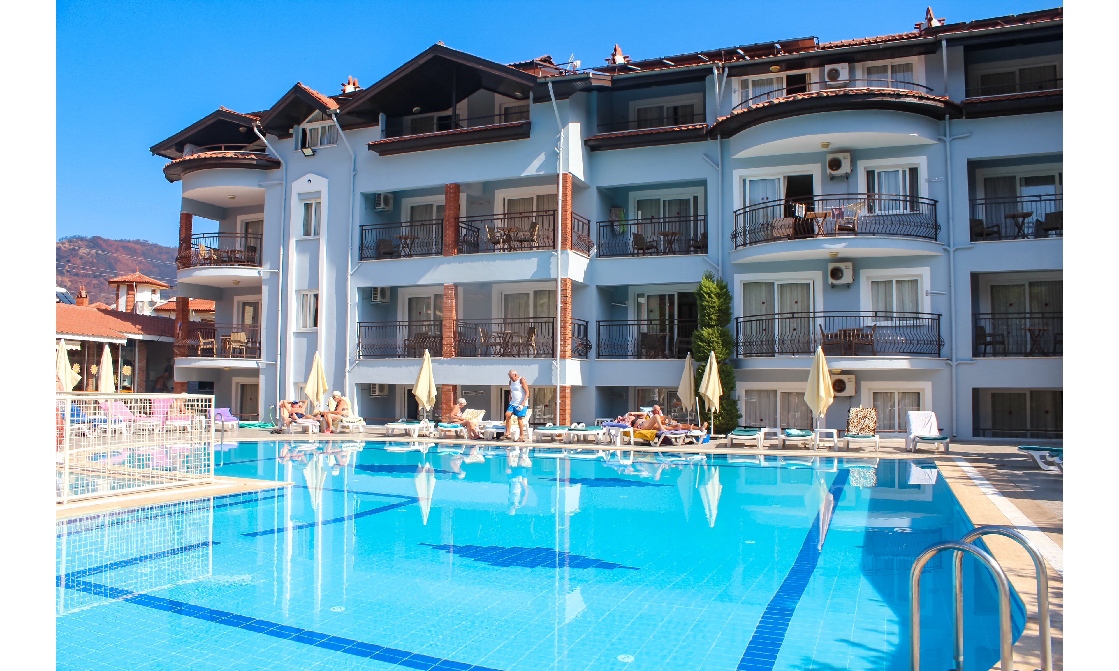 Club Sun Village Apartments