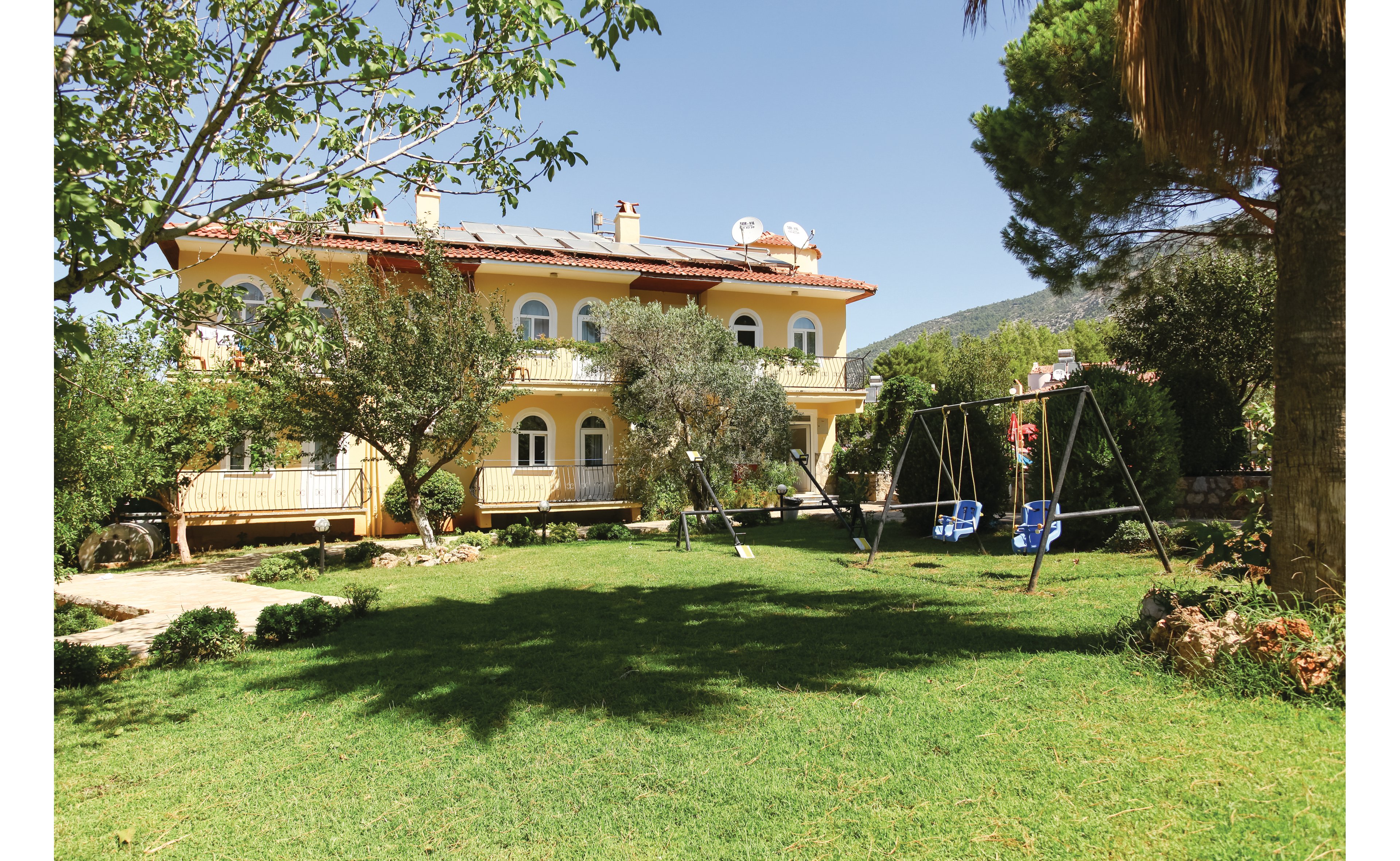 Gokcen Hotel & Suites