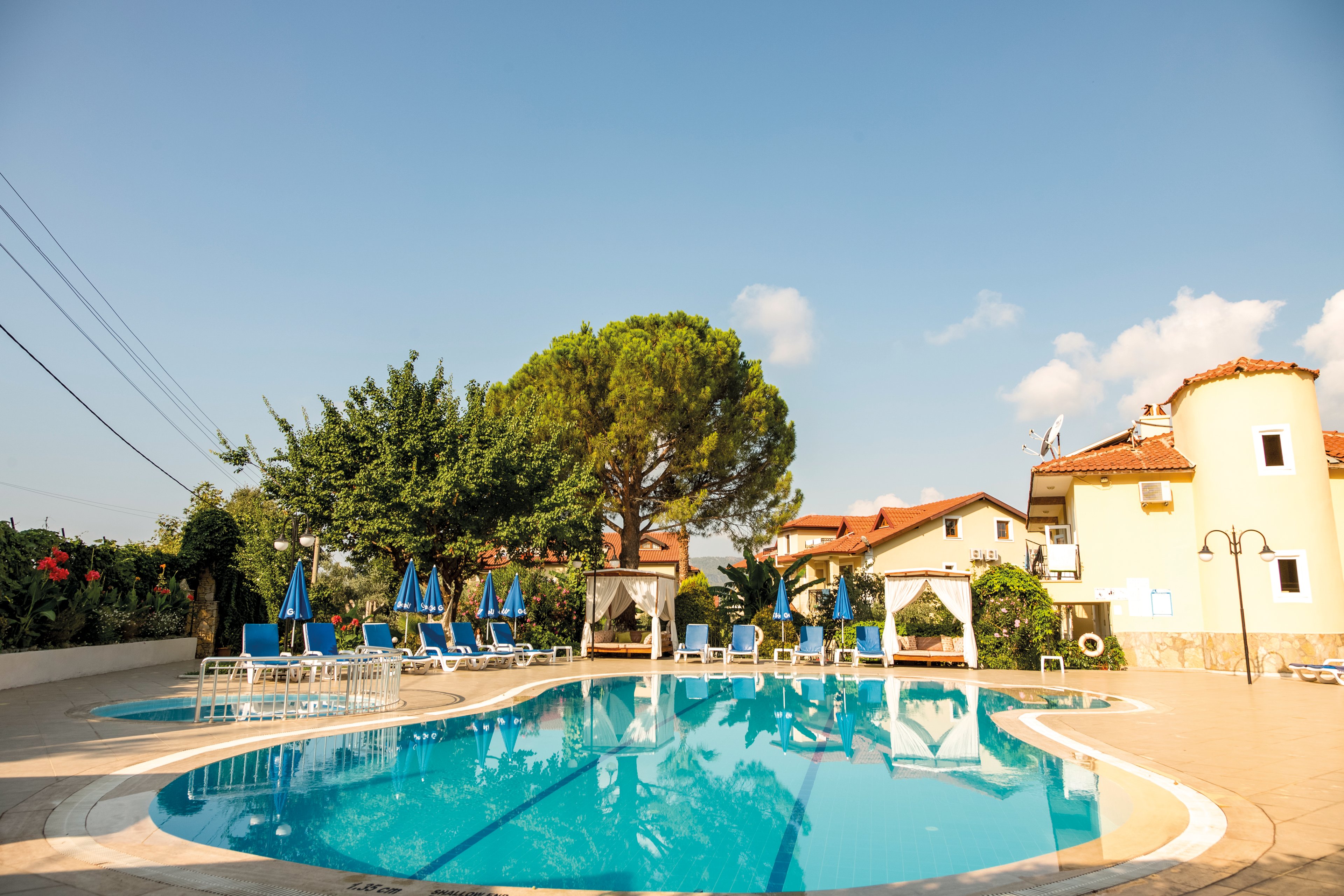 Gokcen Hotel & Suites