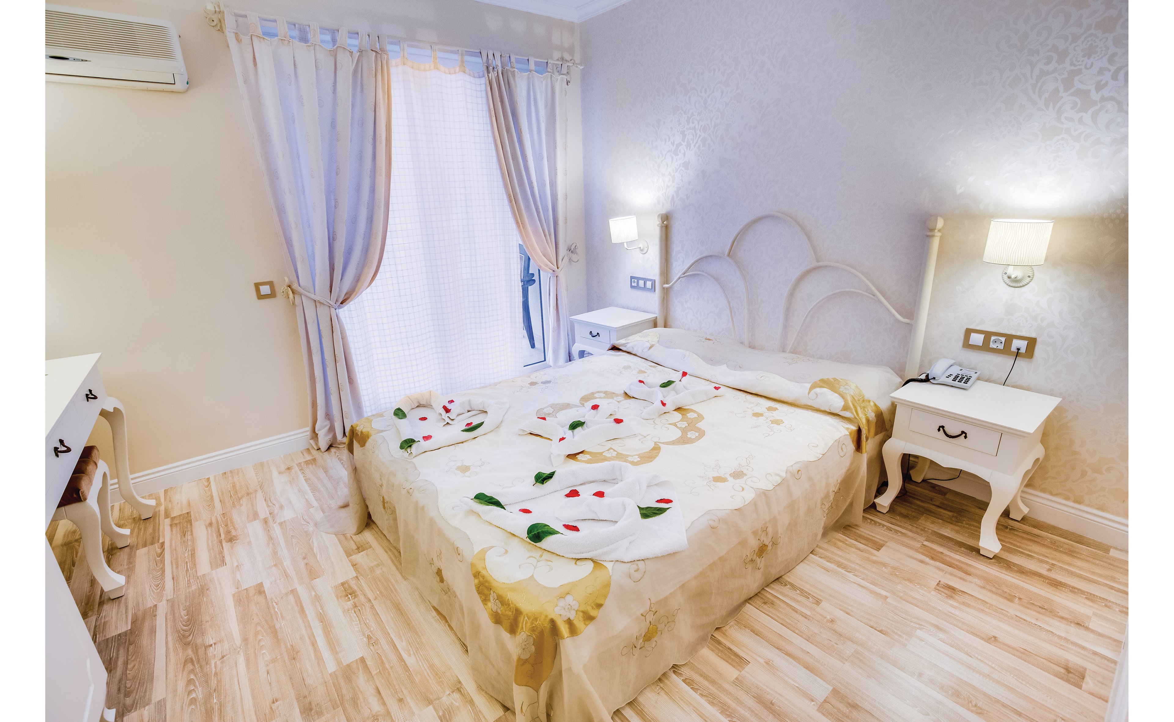 The Pine Hill Hotel & Suites