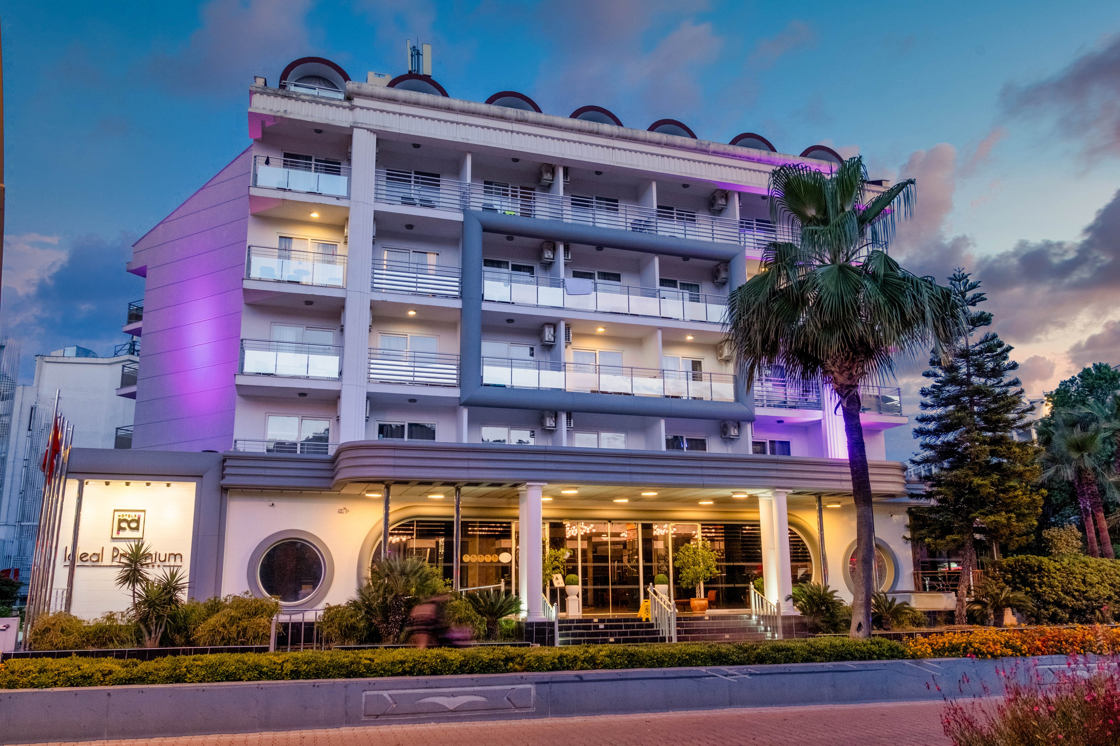 Grand Ideal Premium Hotel