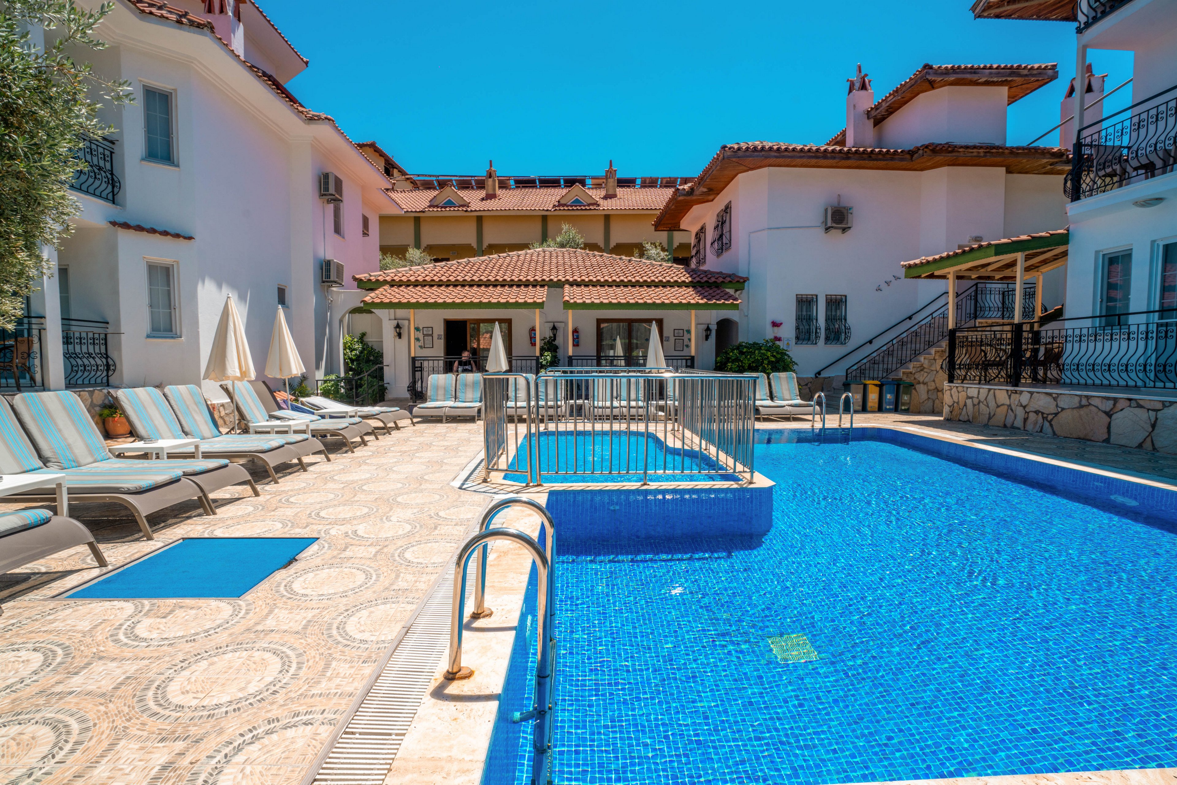 Moonlight Apartments