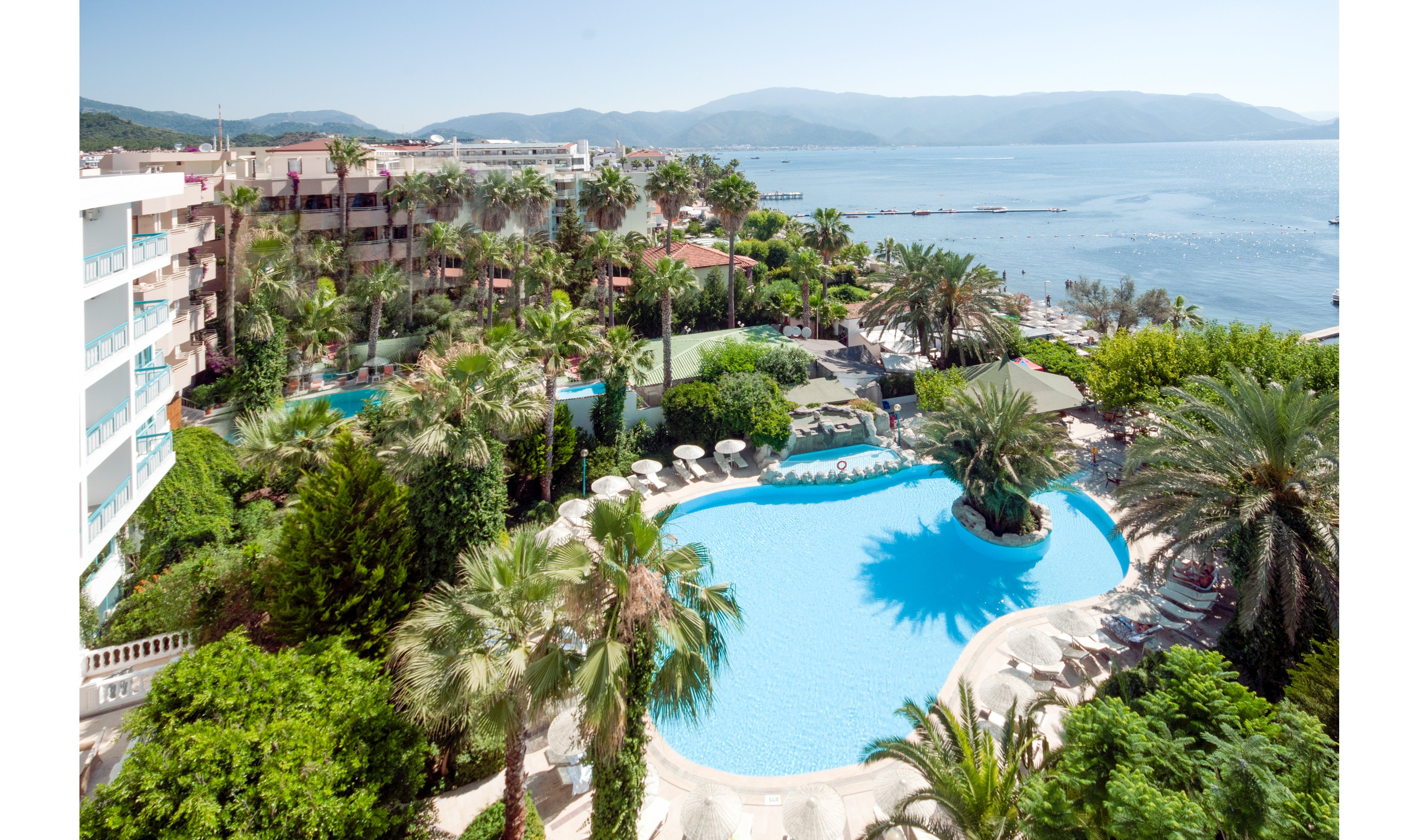 Tropical Beach Hotel