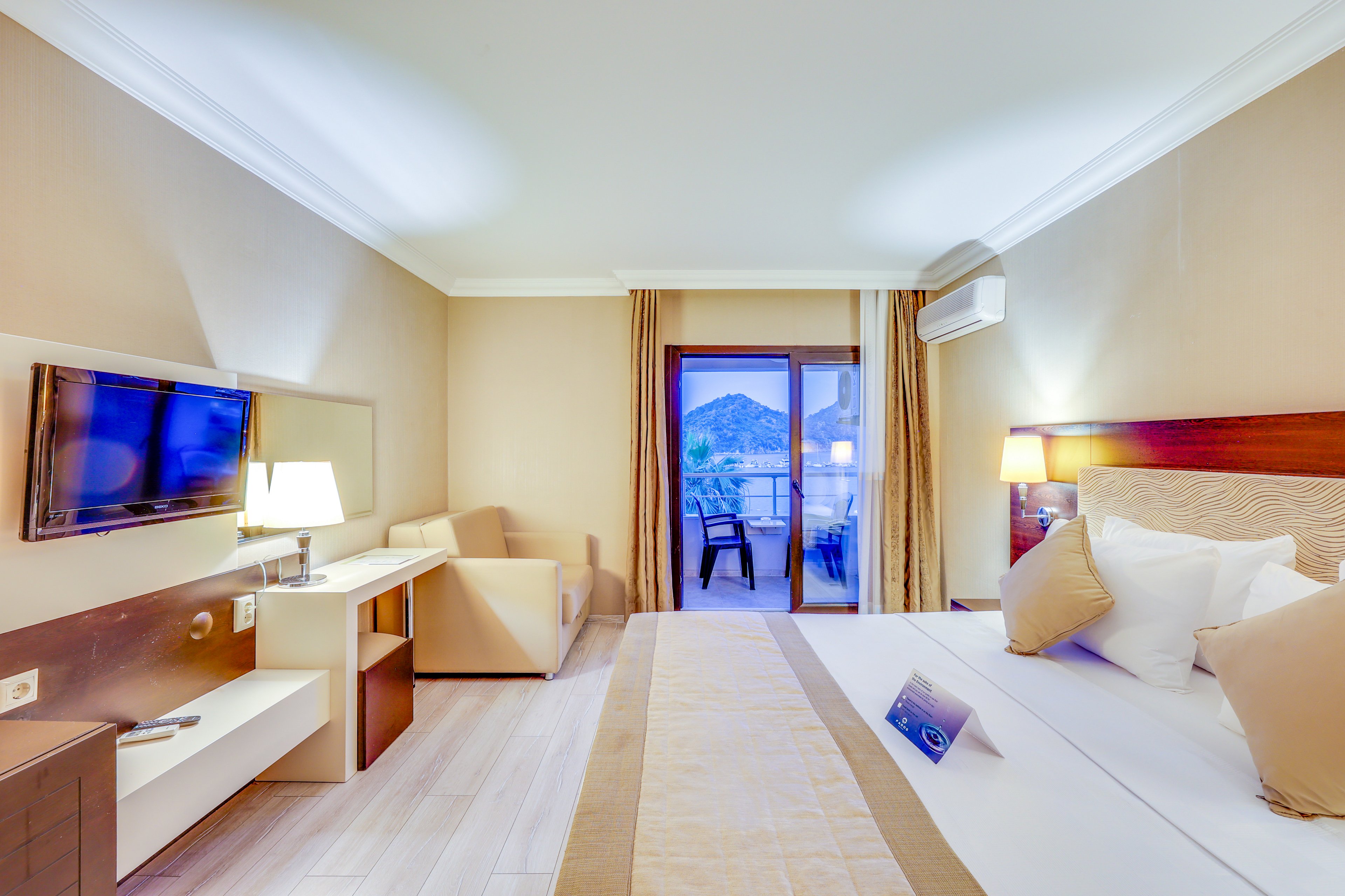 Faros Premium Beach Hotel