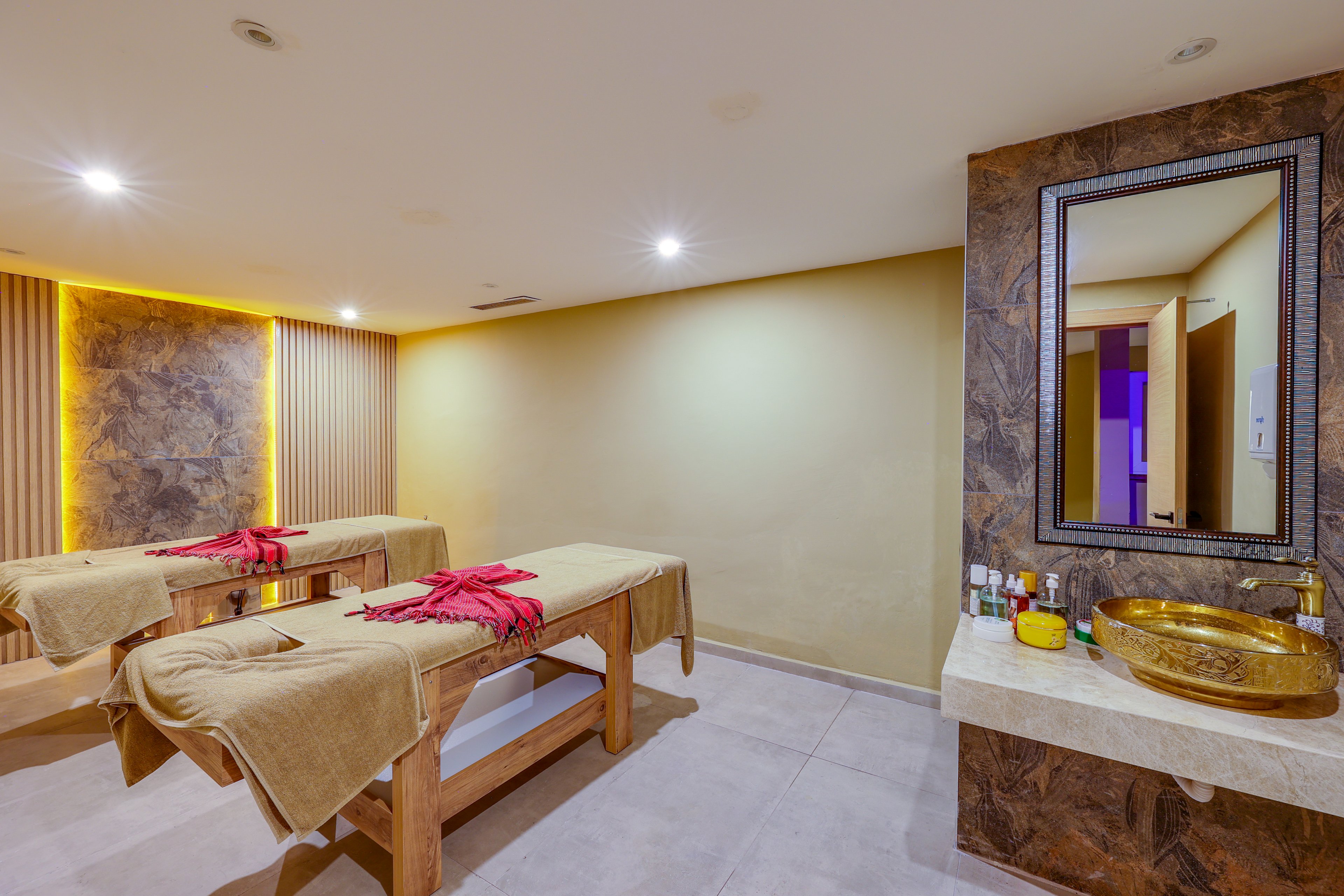 Faros Premium Beach Hotel