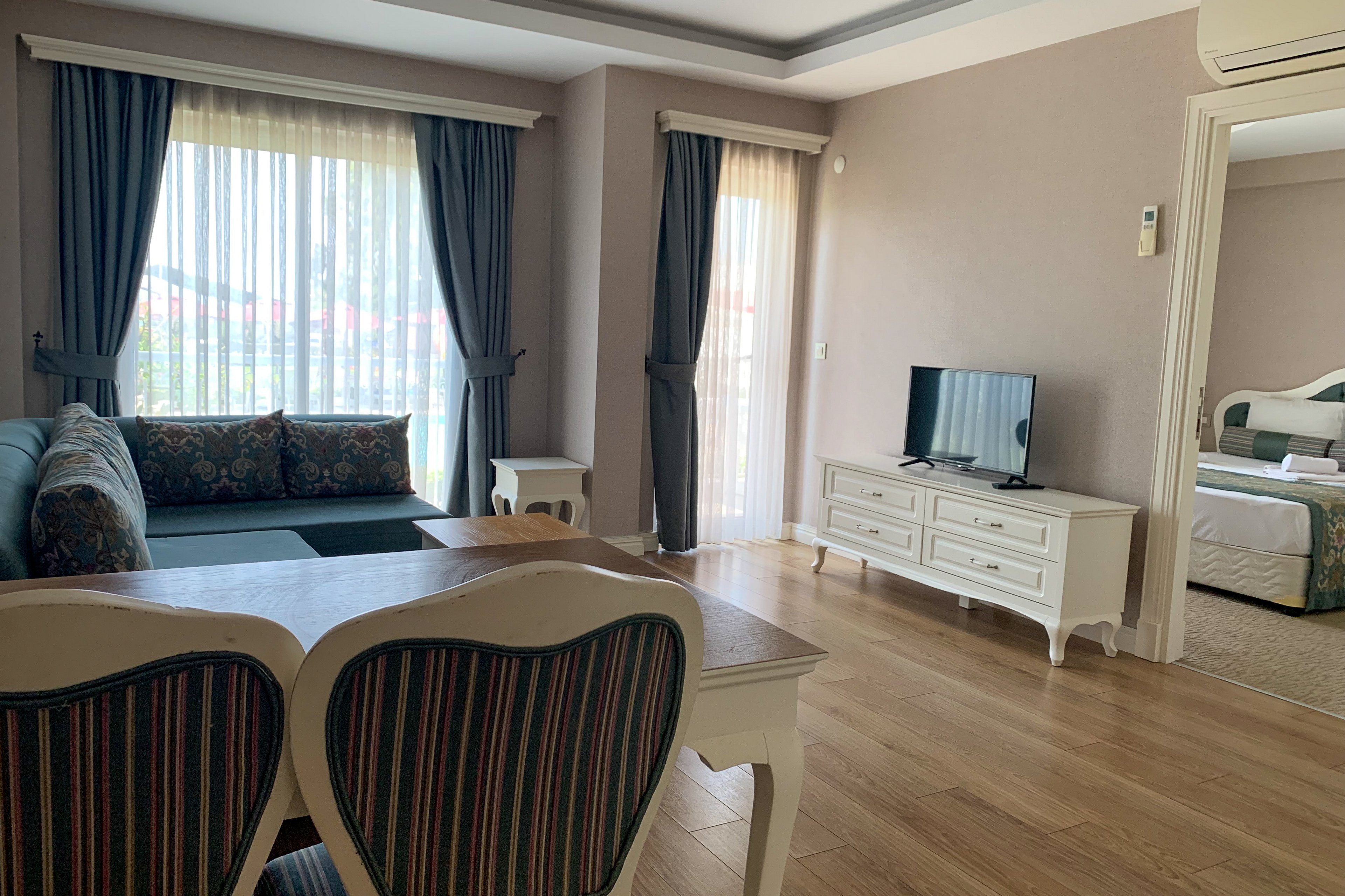Defne Beach Suites