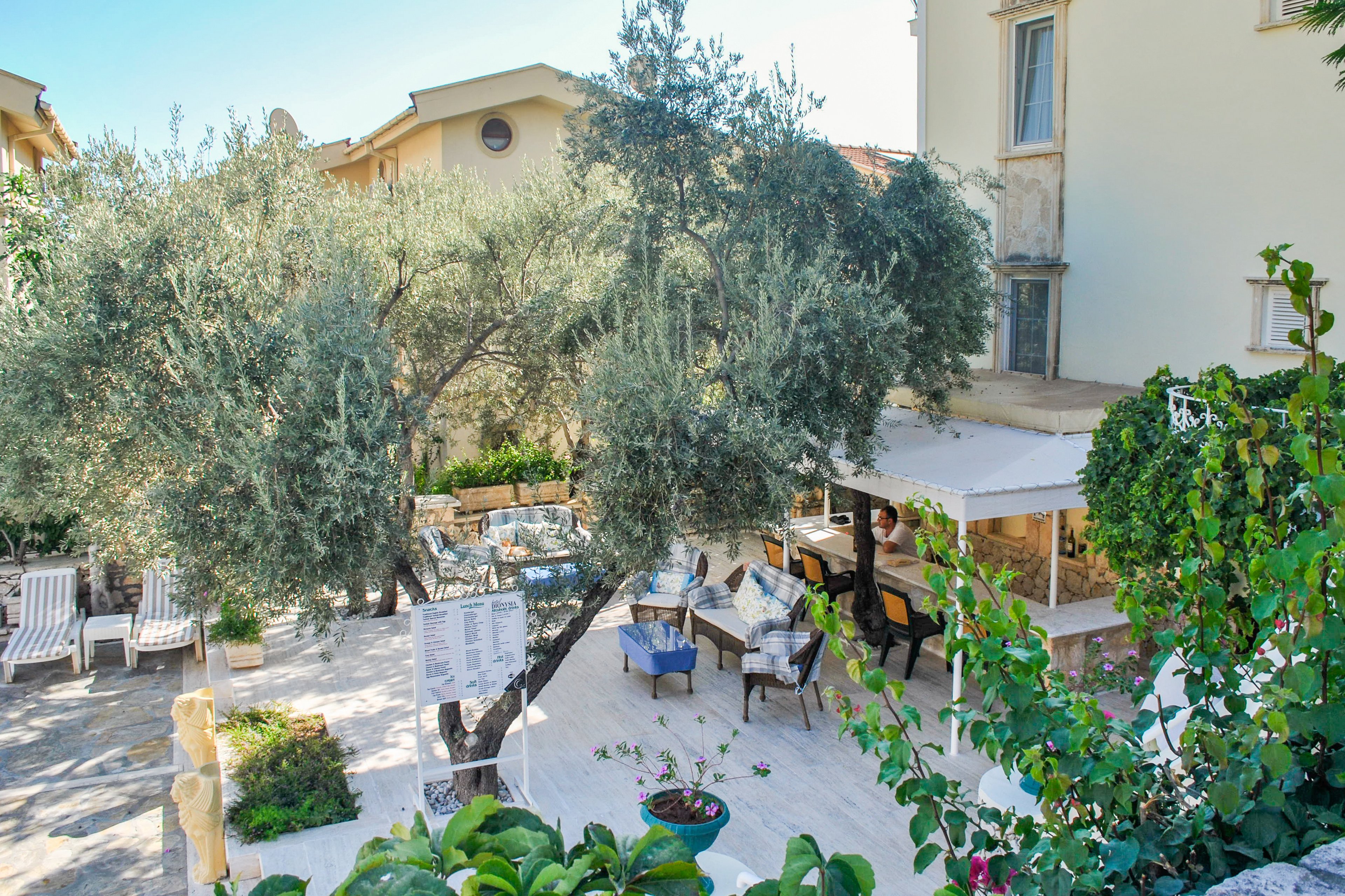 Dionysia Hotel & Apartments