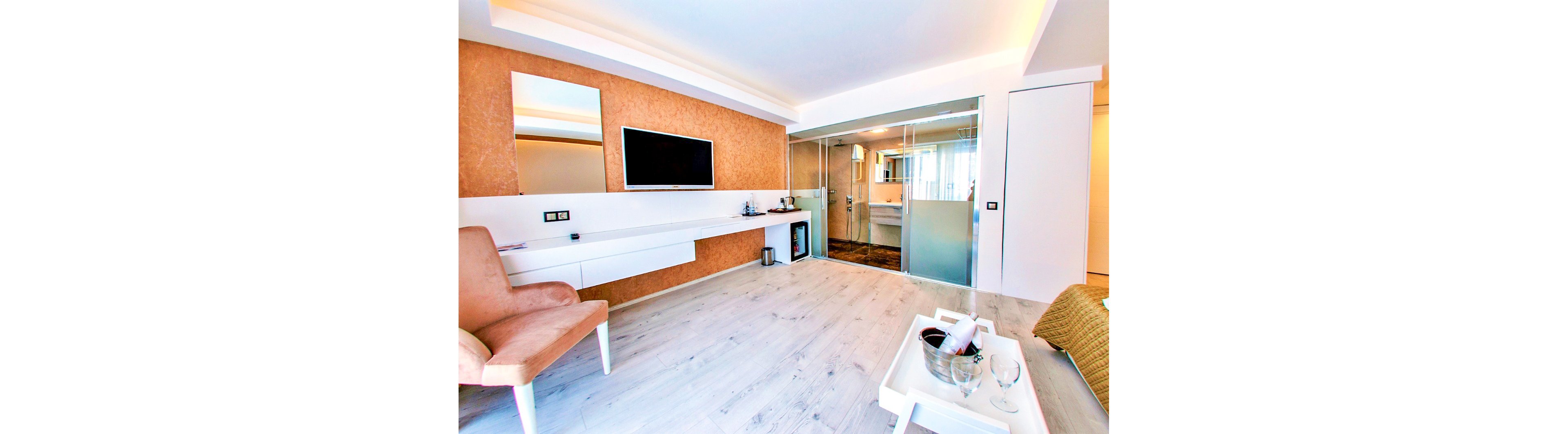 Rhapsody Hotel & Spa