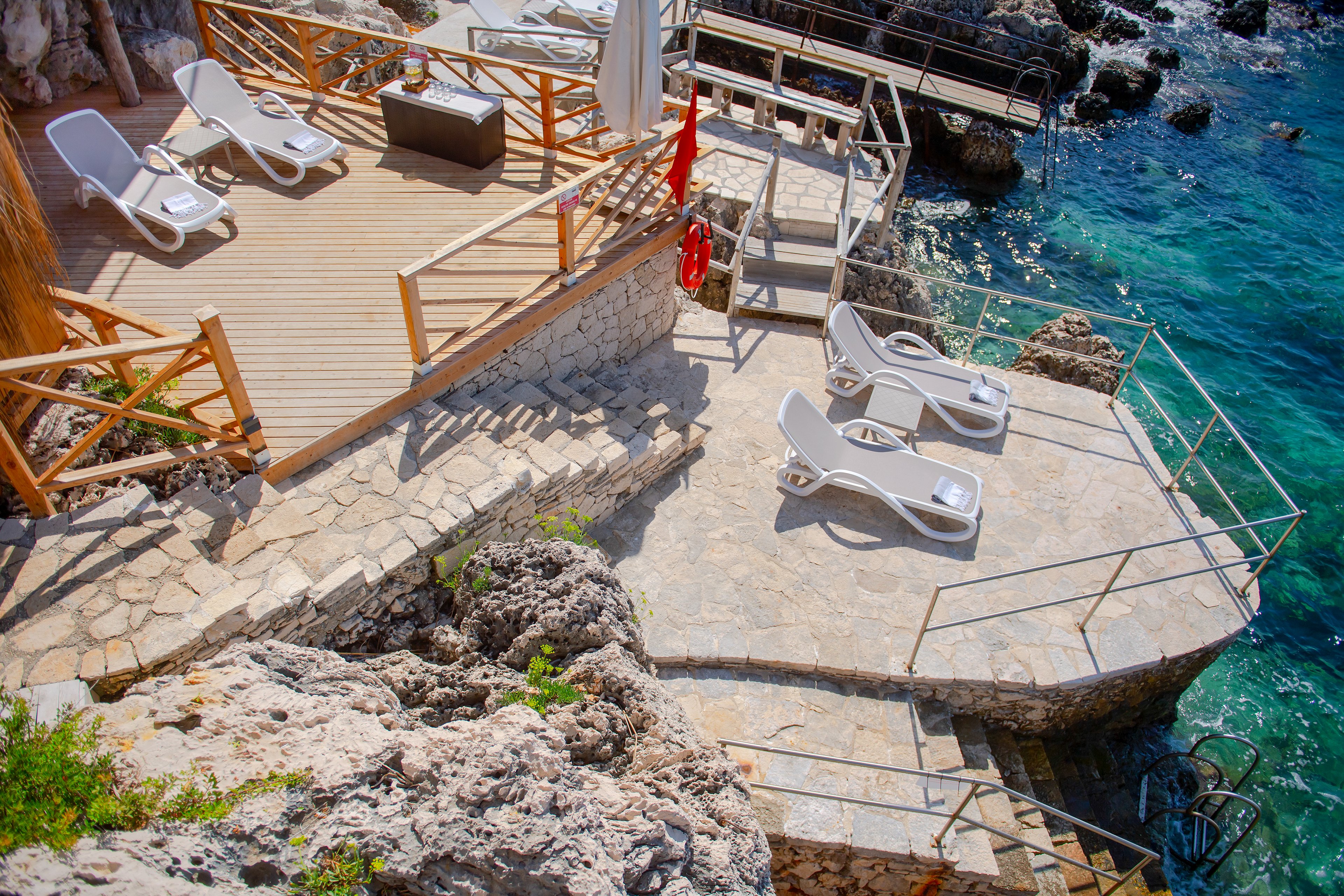 Peninsula Gardens Hotel & Beach