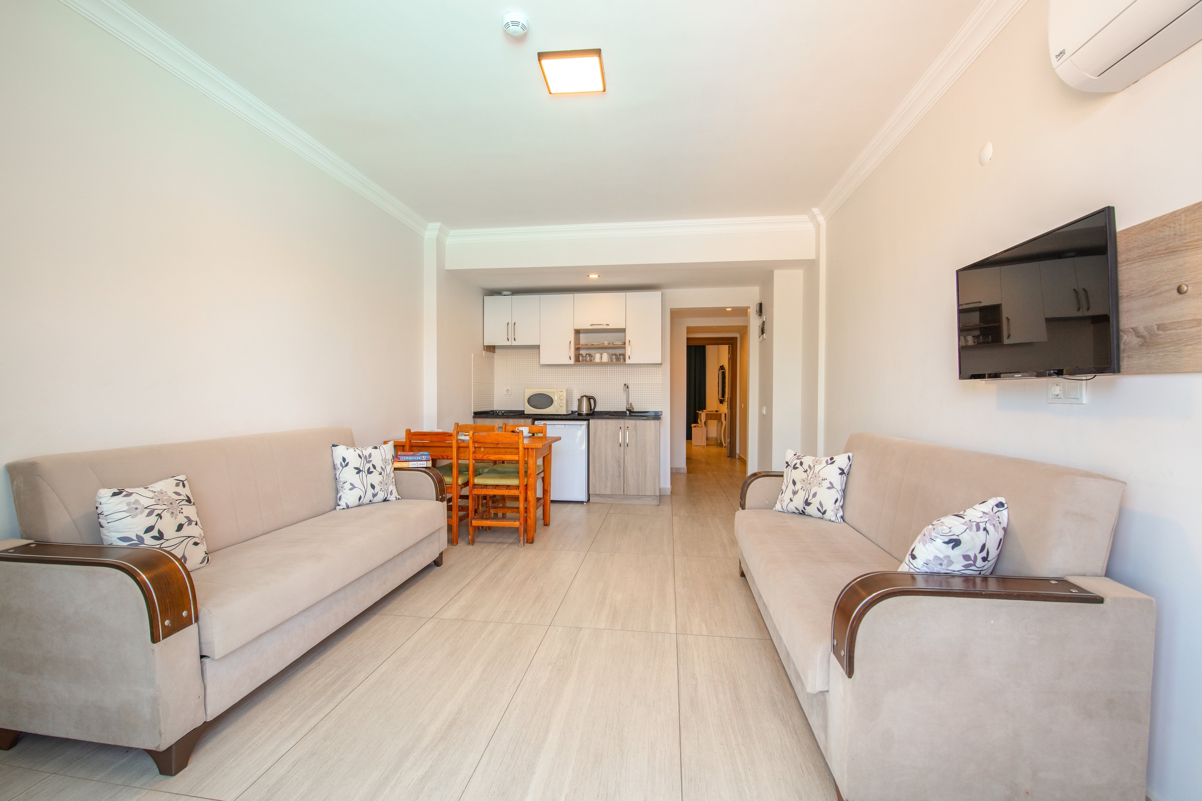 Milky Way Hotel & Apartments