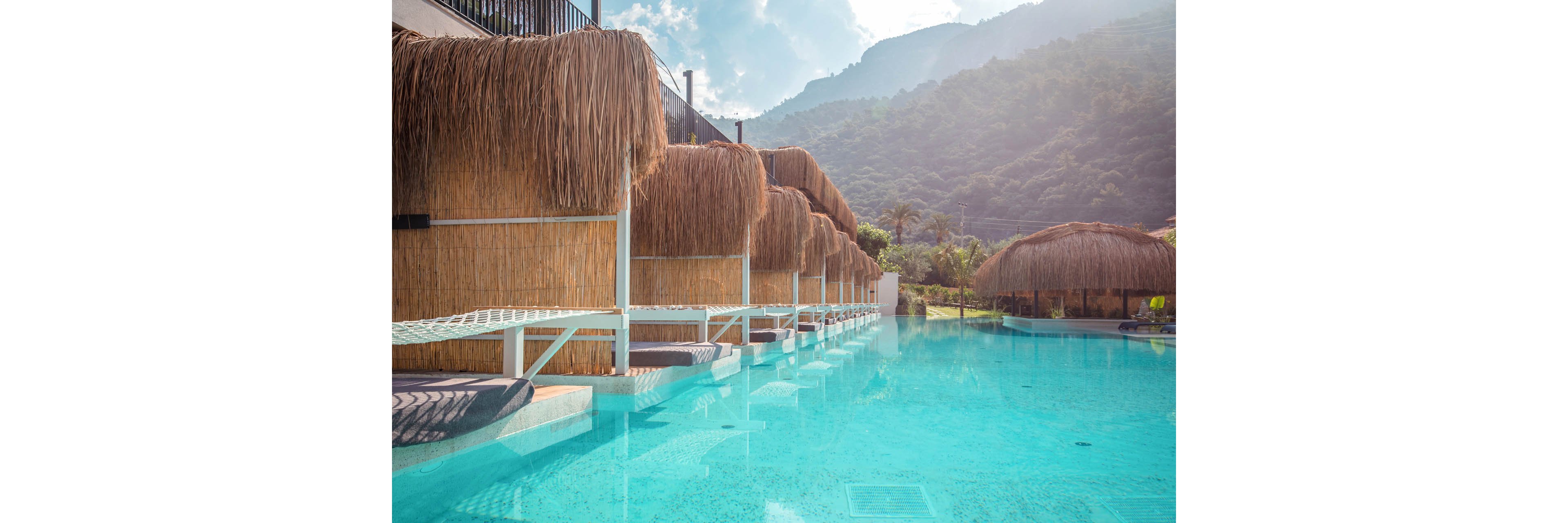 Morina Deluxe Hotel and Suites