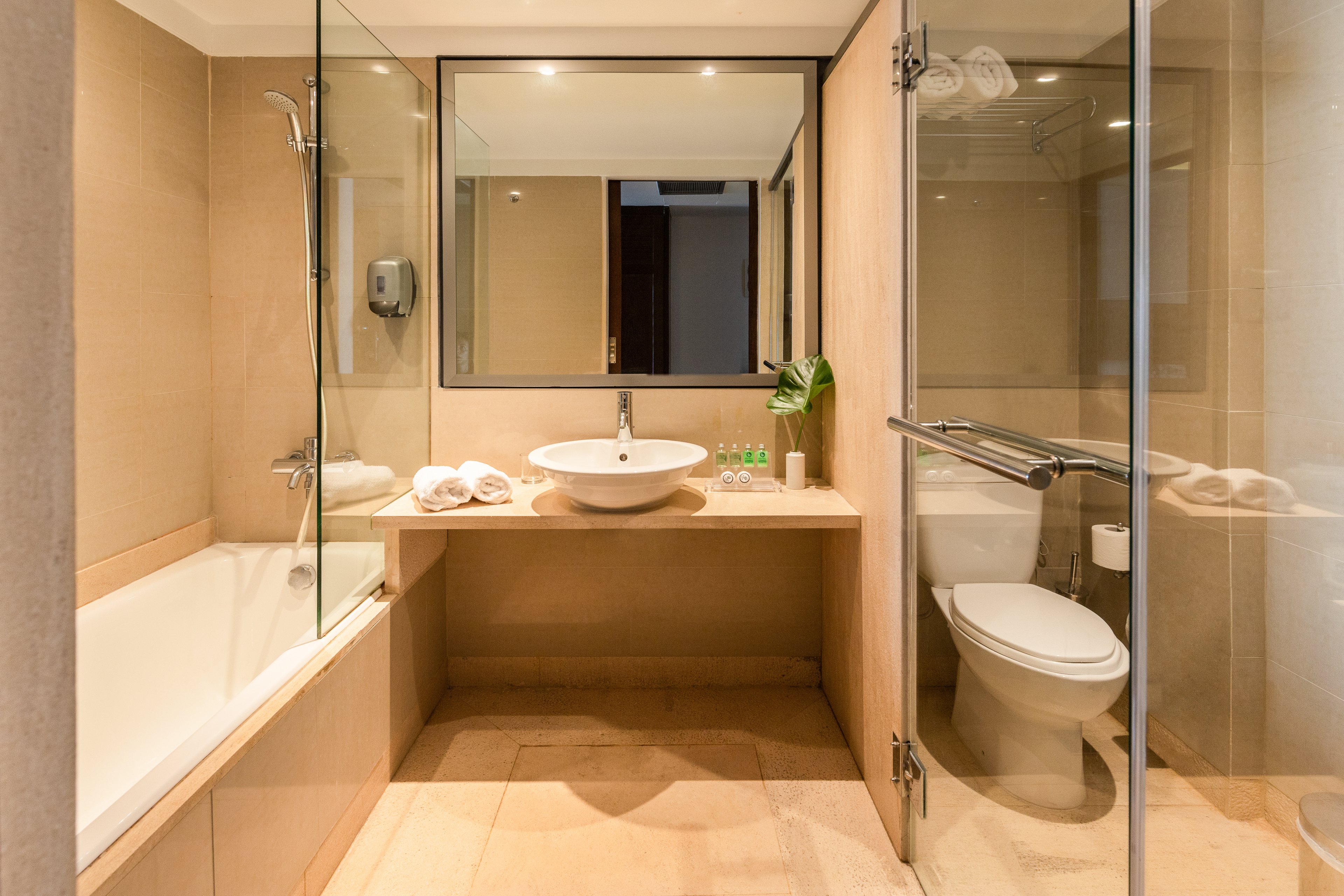 Louis Apostolata Island Resort & Spa