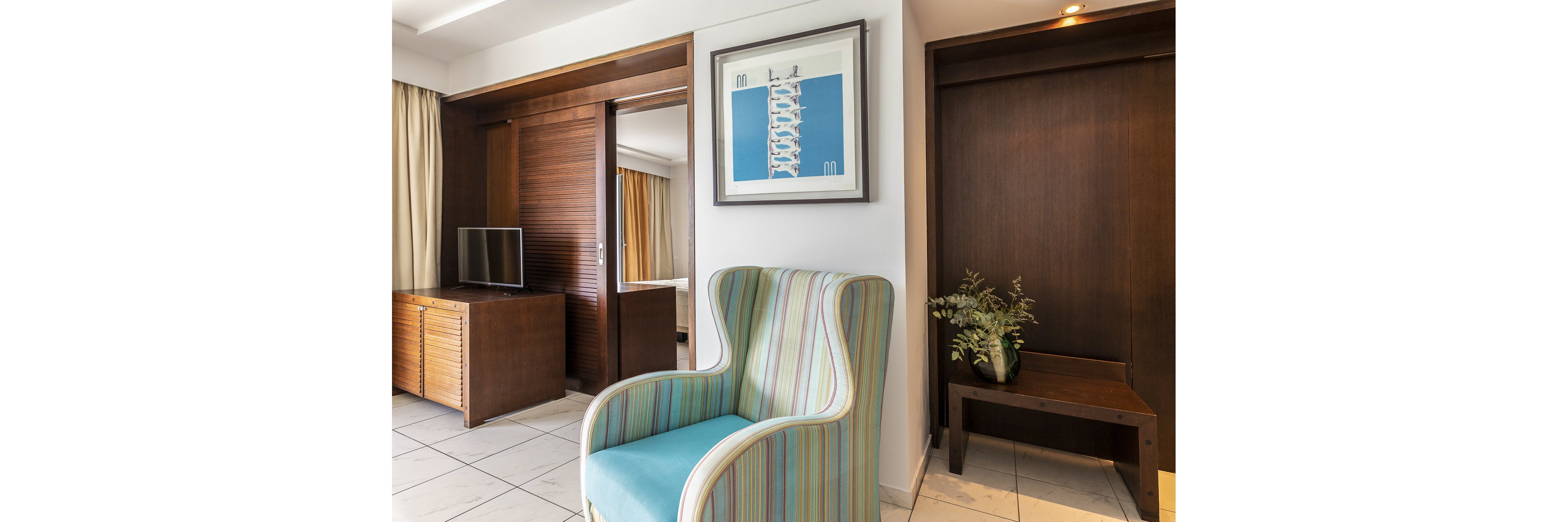 Louis Apostolata Island Resort & Spa