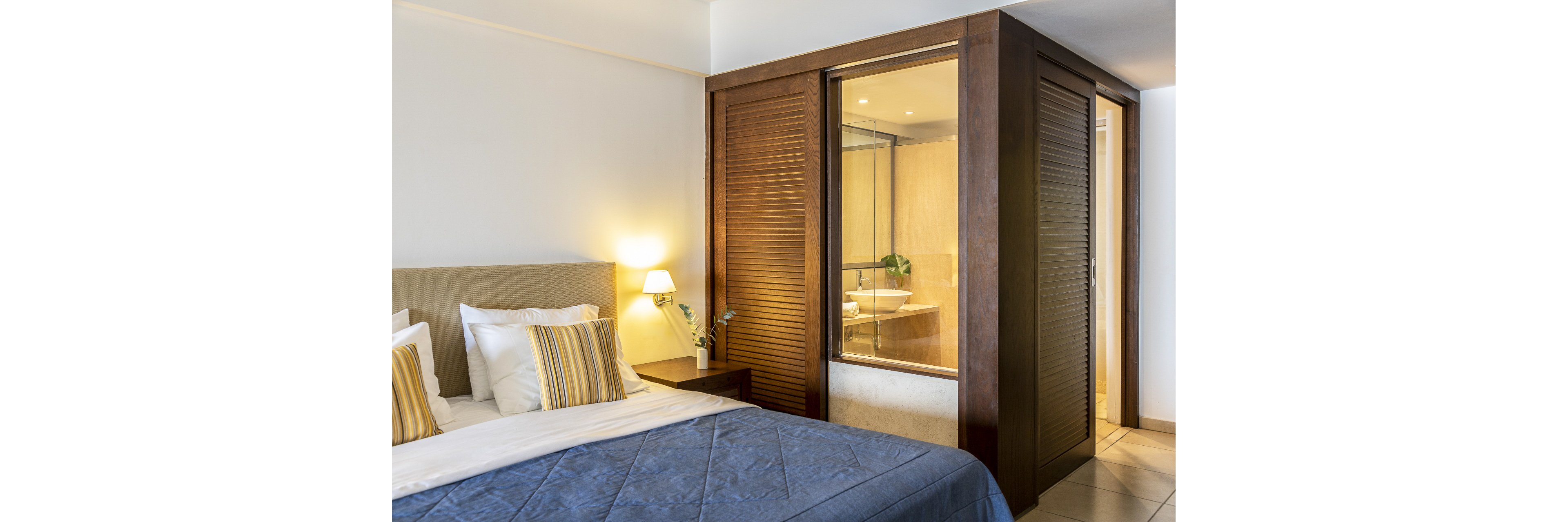 Louis Apostolata Island Resort & Spa