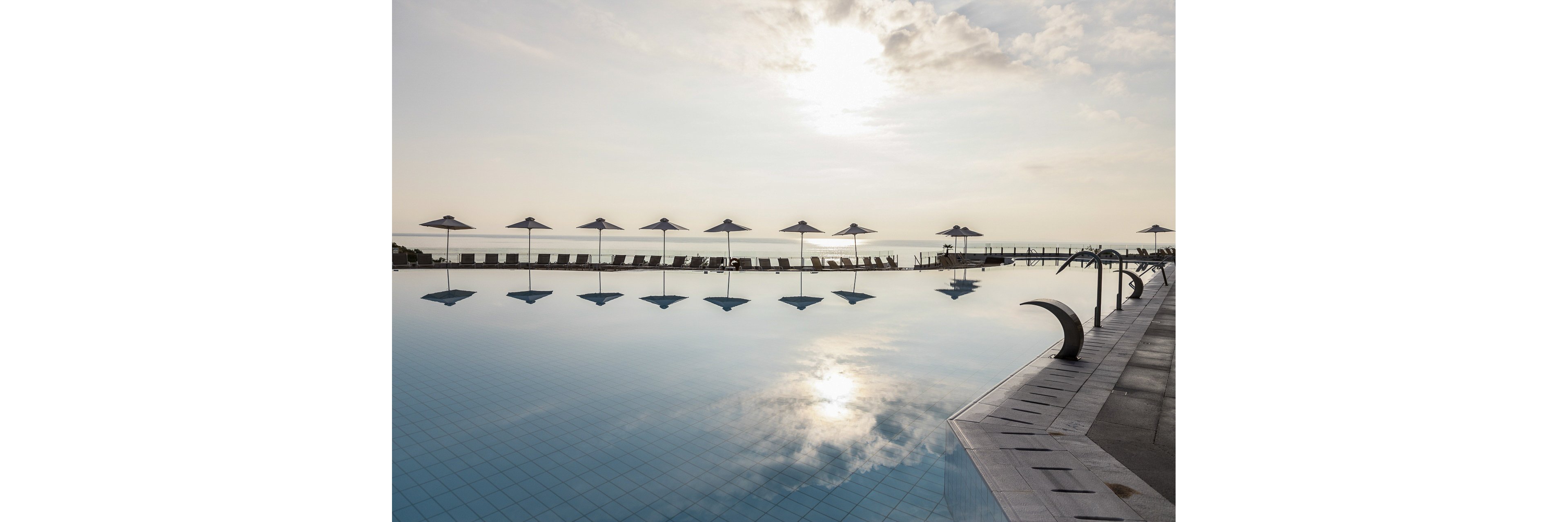 Louis Apostolata Island Resort & Spa