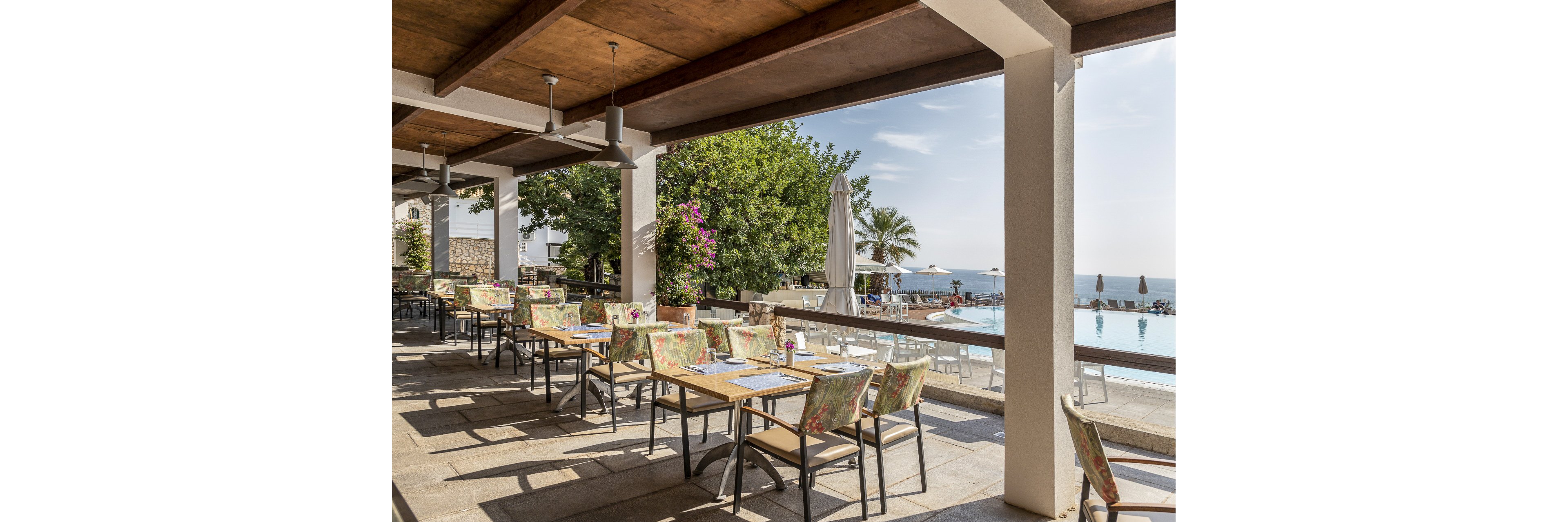 Louis Apostolata Island Resort & Spa