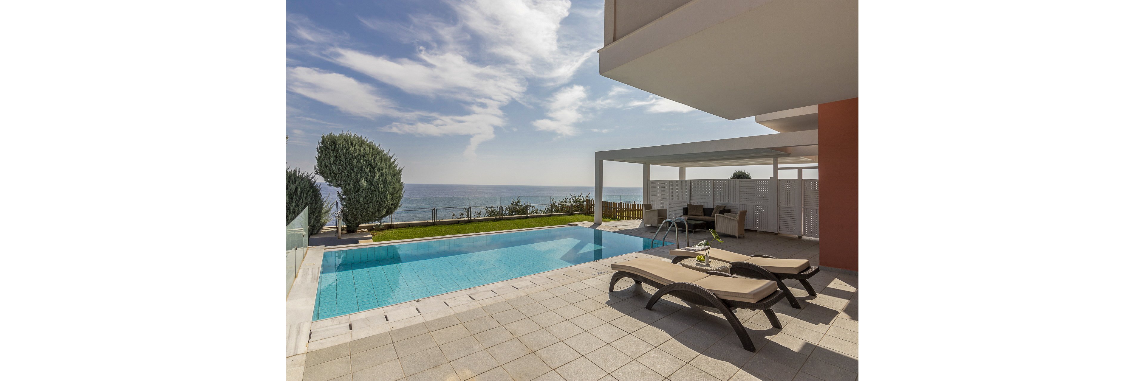 Louis Apostolata Island Resort & Spa