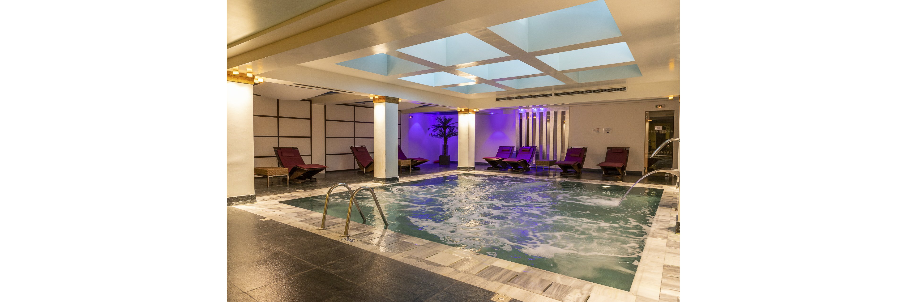 Louis Apostolata Island Resort & Spa