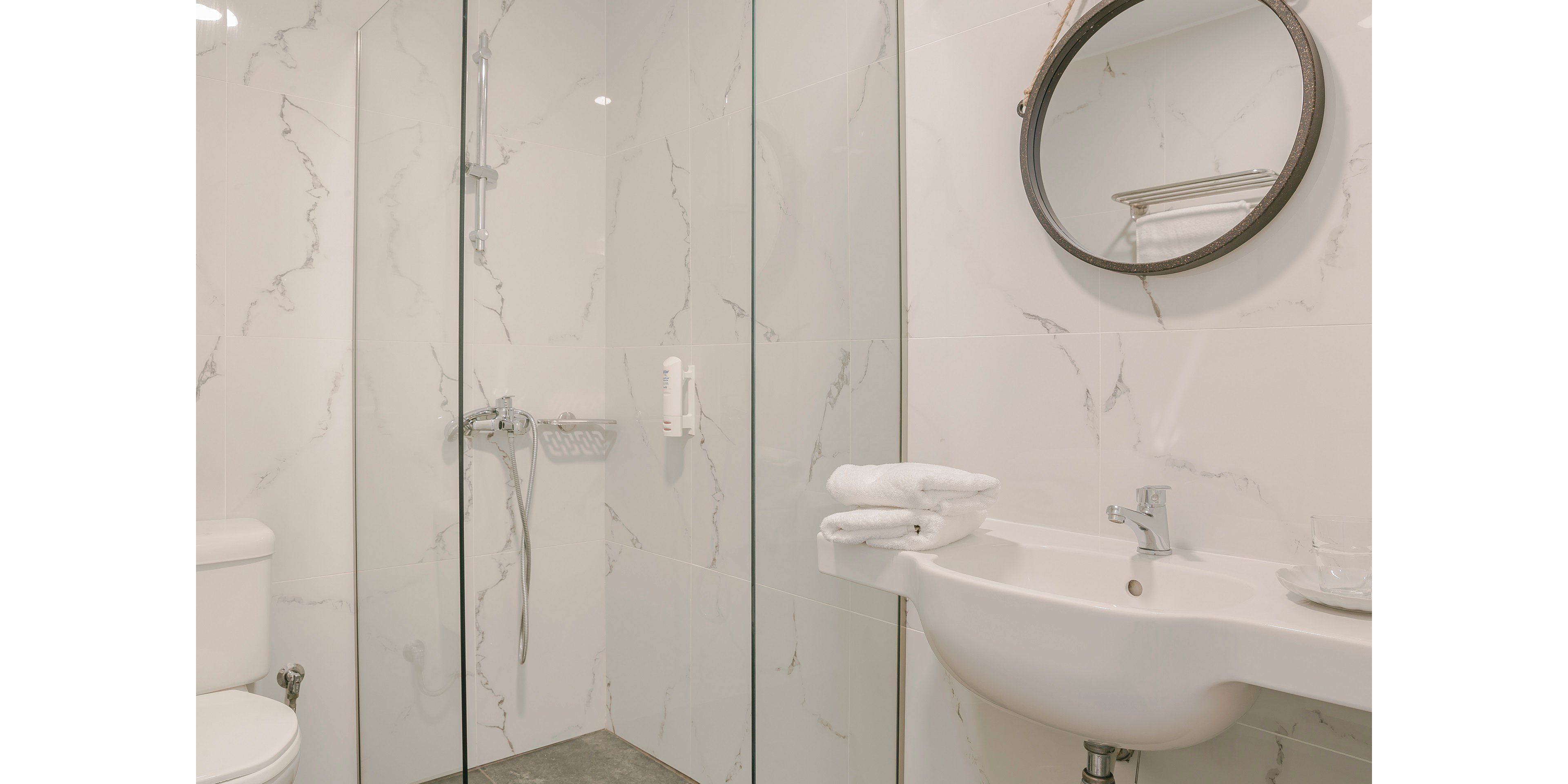 Astra Village Hotel & Suites