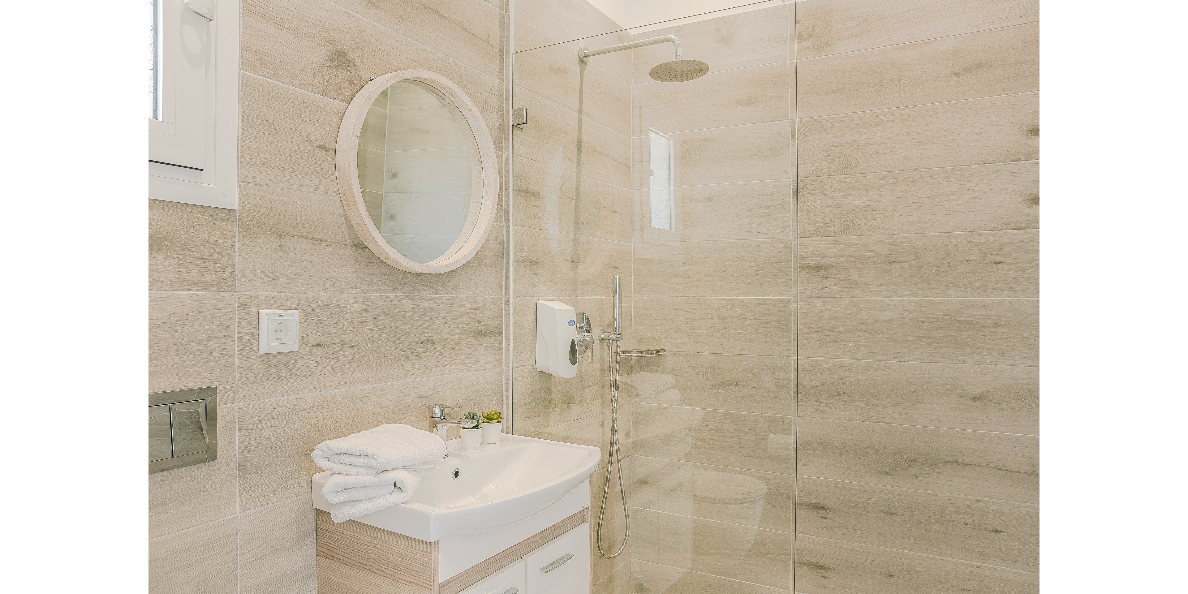 Astra Village Hotel & Suites