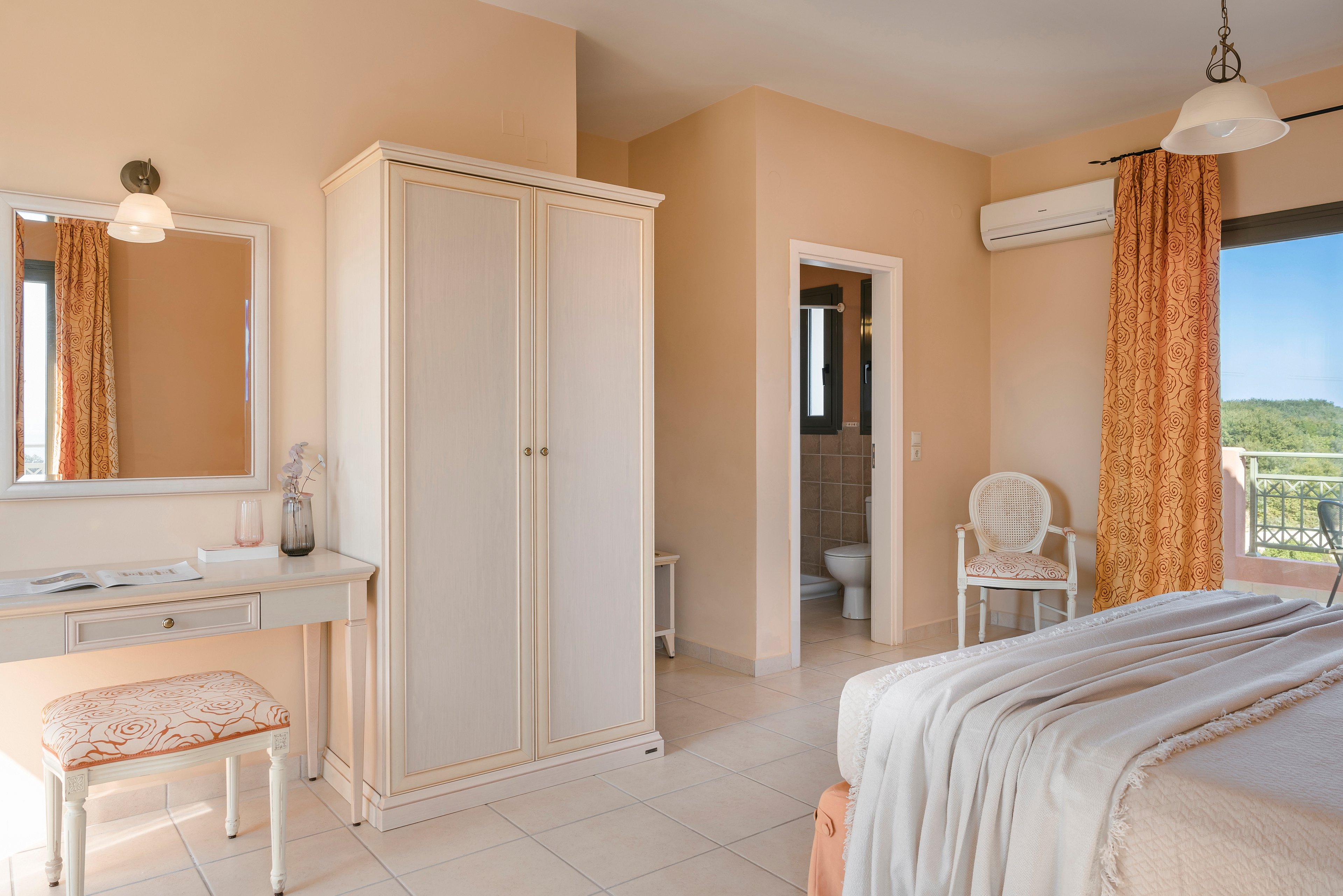 Crystal Palace Resort II