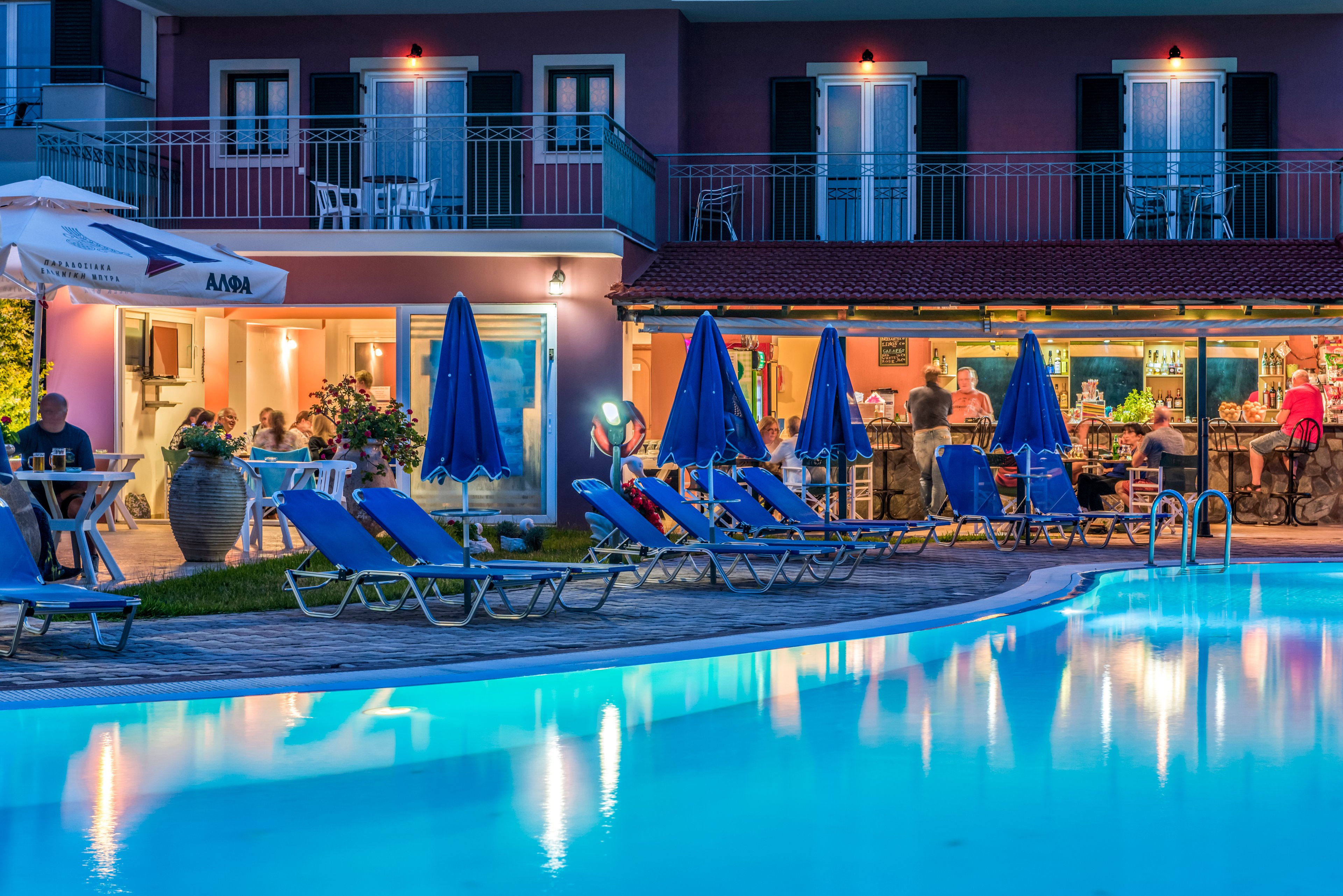 Philoxenia Studios & Apartments