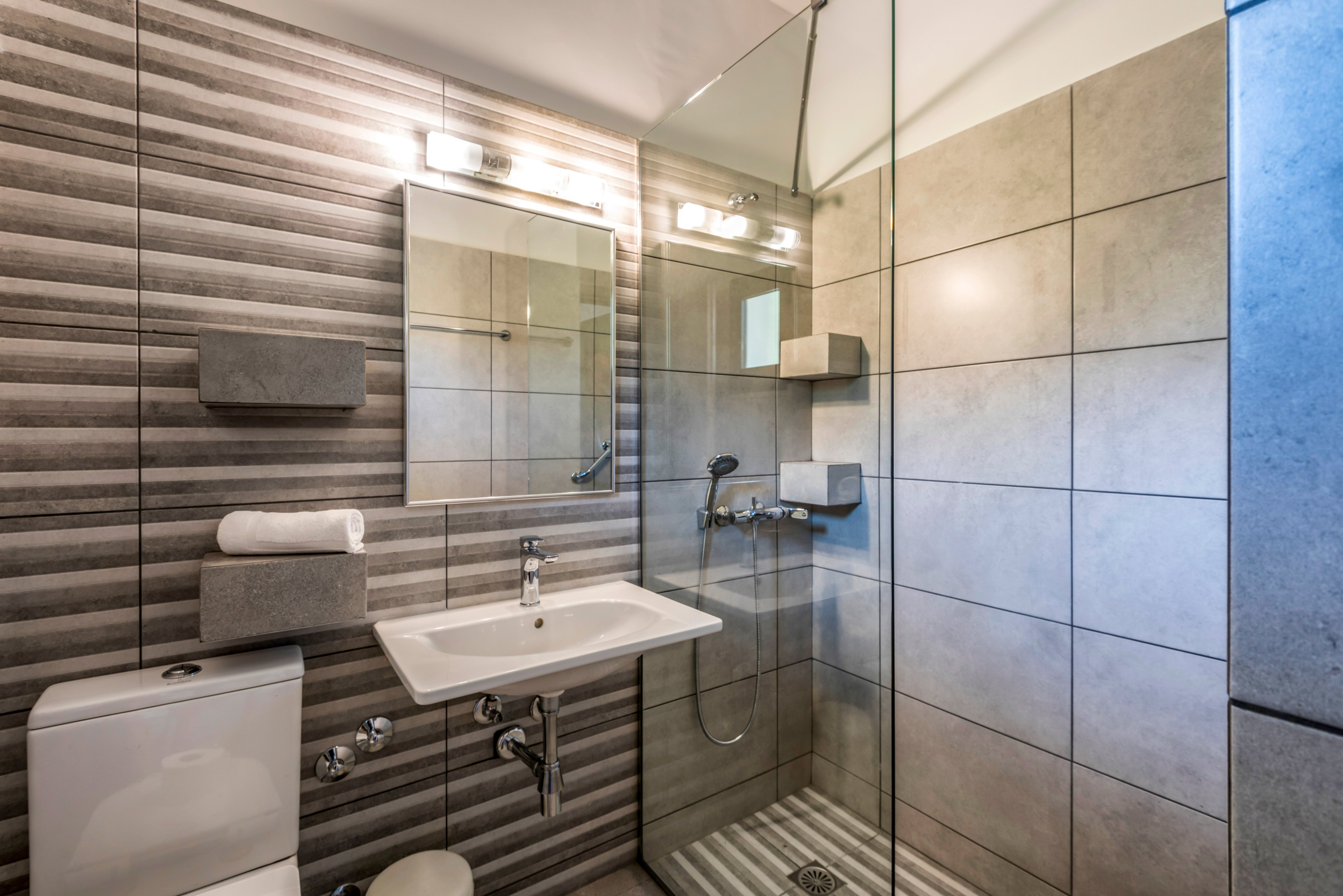 Philoxenia Studios & Apartments