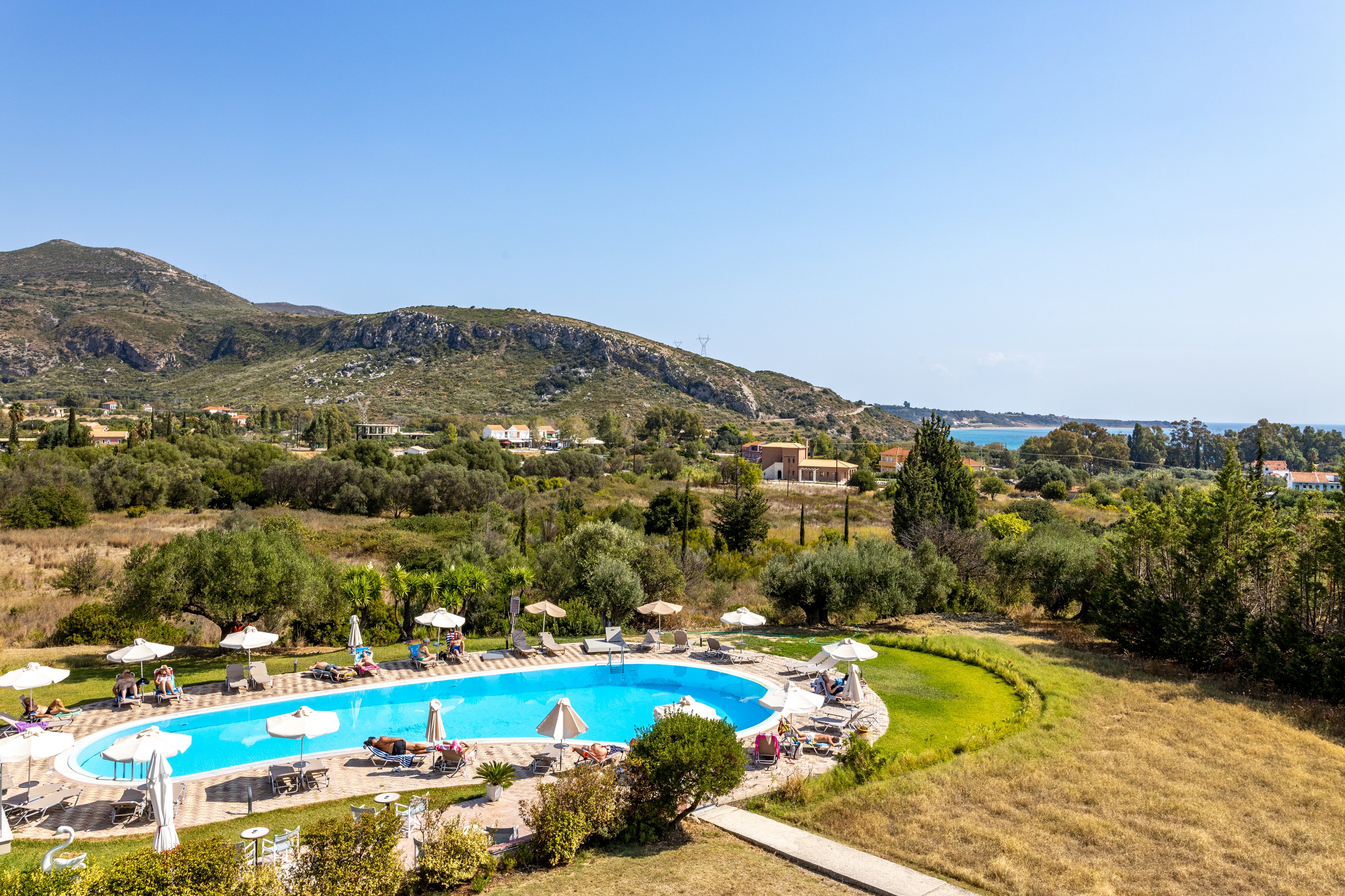 Philoxenia Studios & Apartments