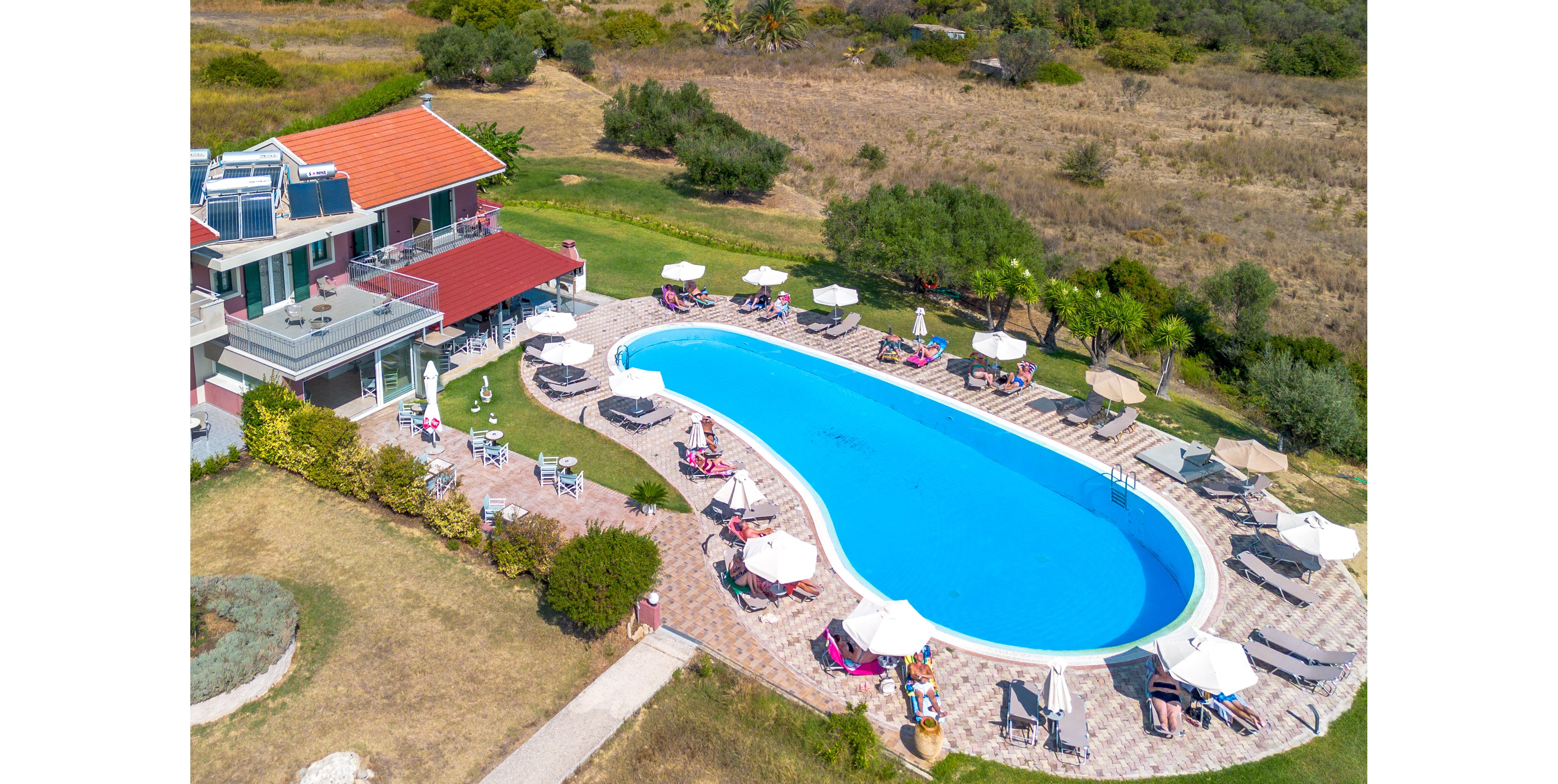 Philoxenia Studios & Apartments