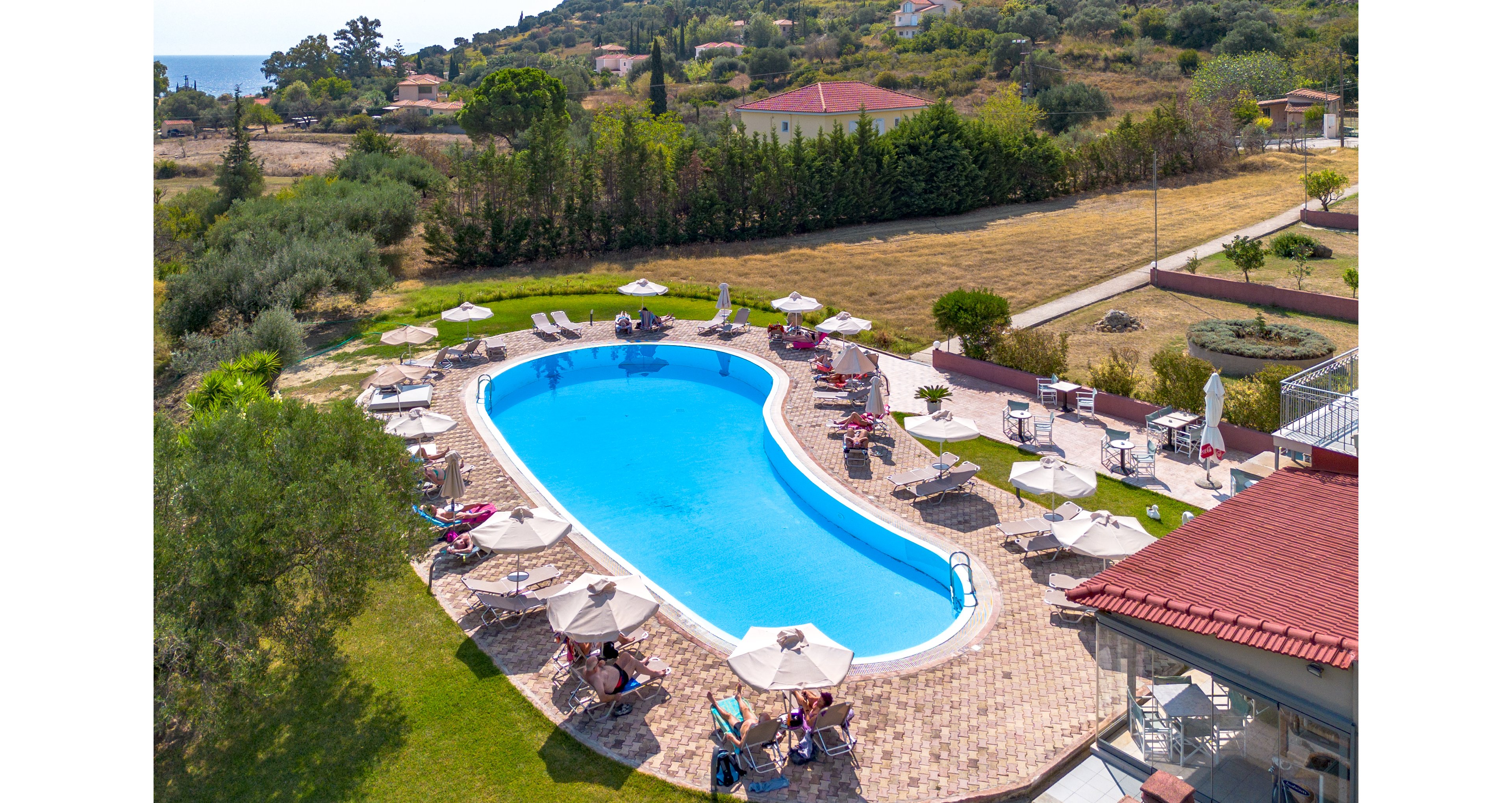 Philoxenia Studios & Apartments