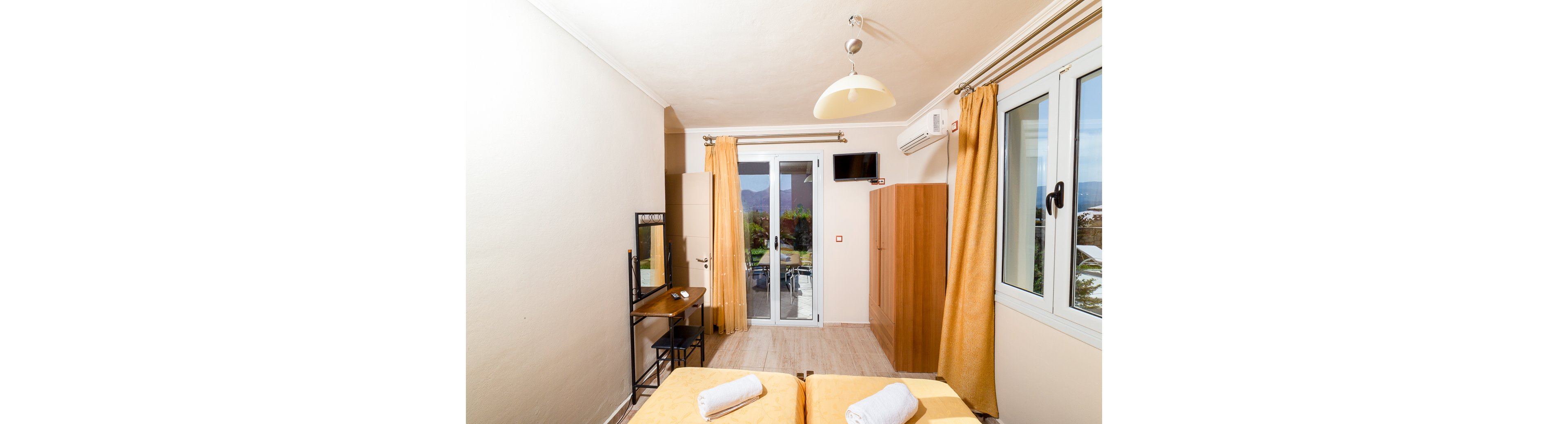 Apolafsi Studios & Apartments