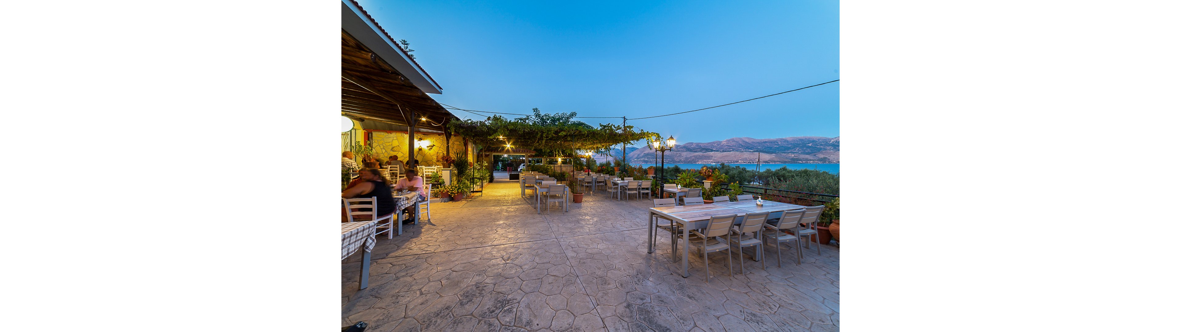 Apolafsi Studios & Apartments