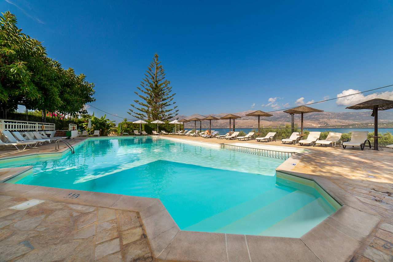 Apolafsi Studios & Apartments