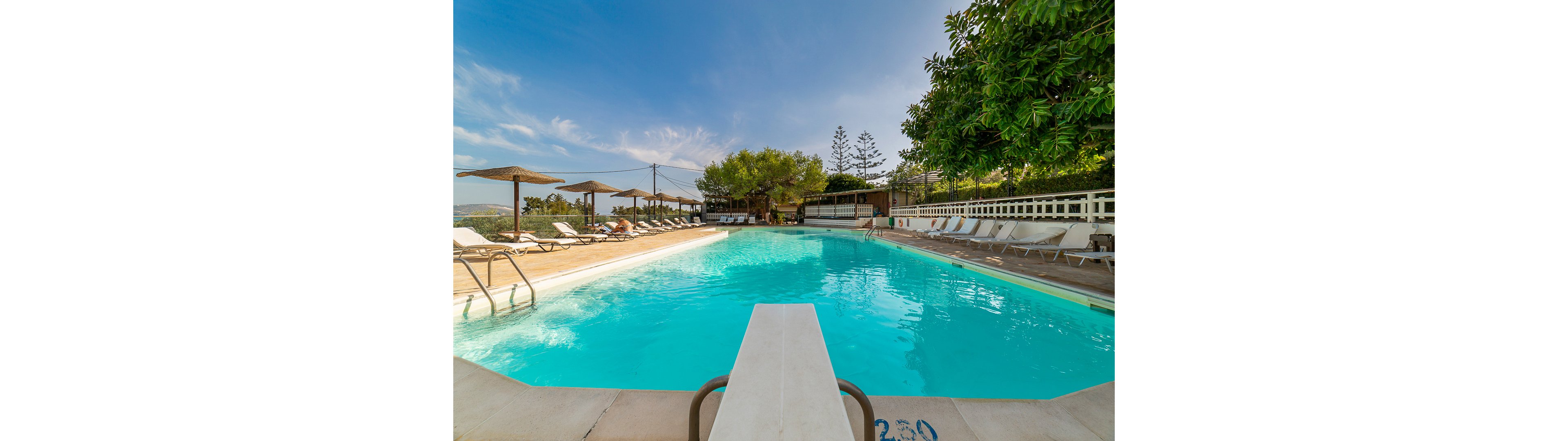 Apolafsi Studios & Apartments