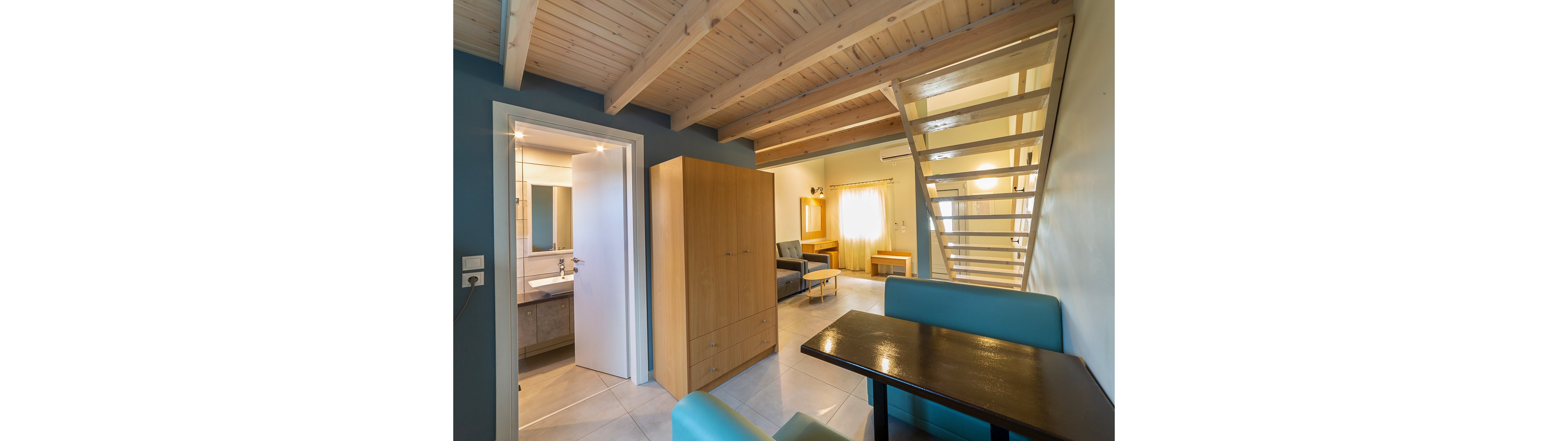 Apolafsi Studios & Apartments