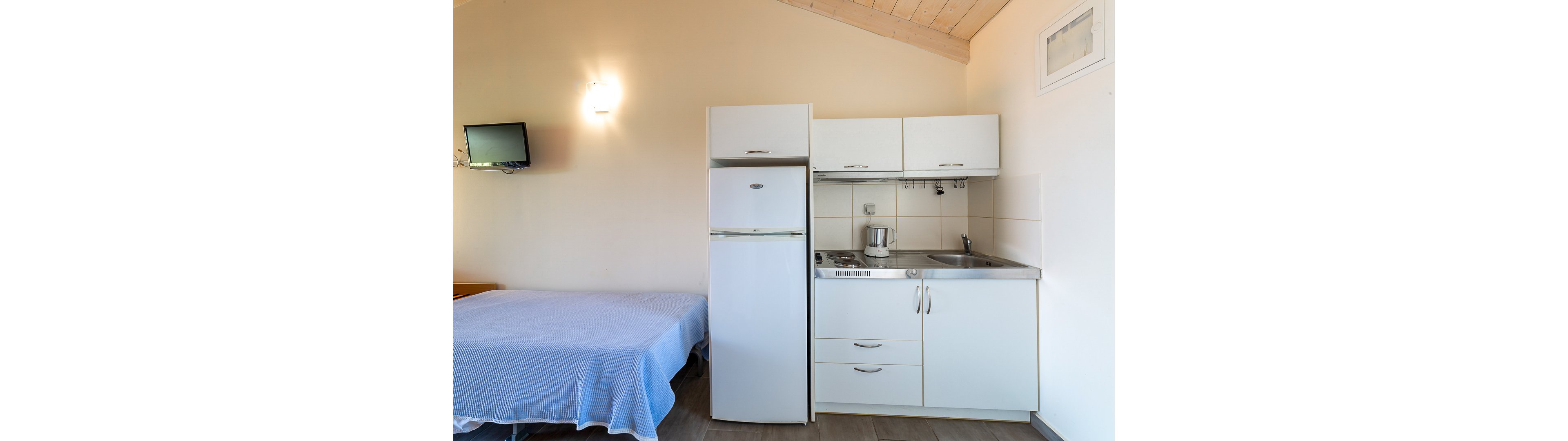 Apolafsi Studios & Apartments