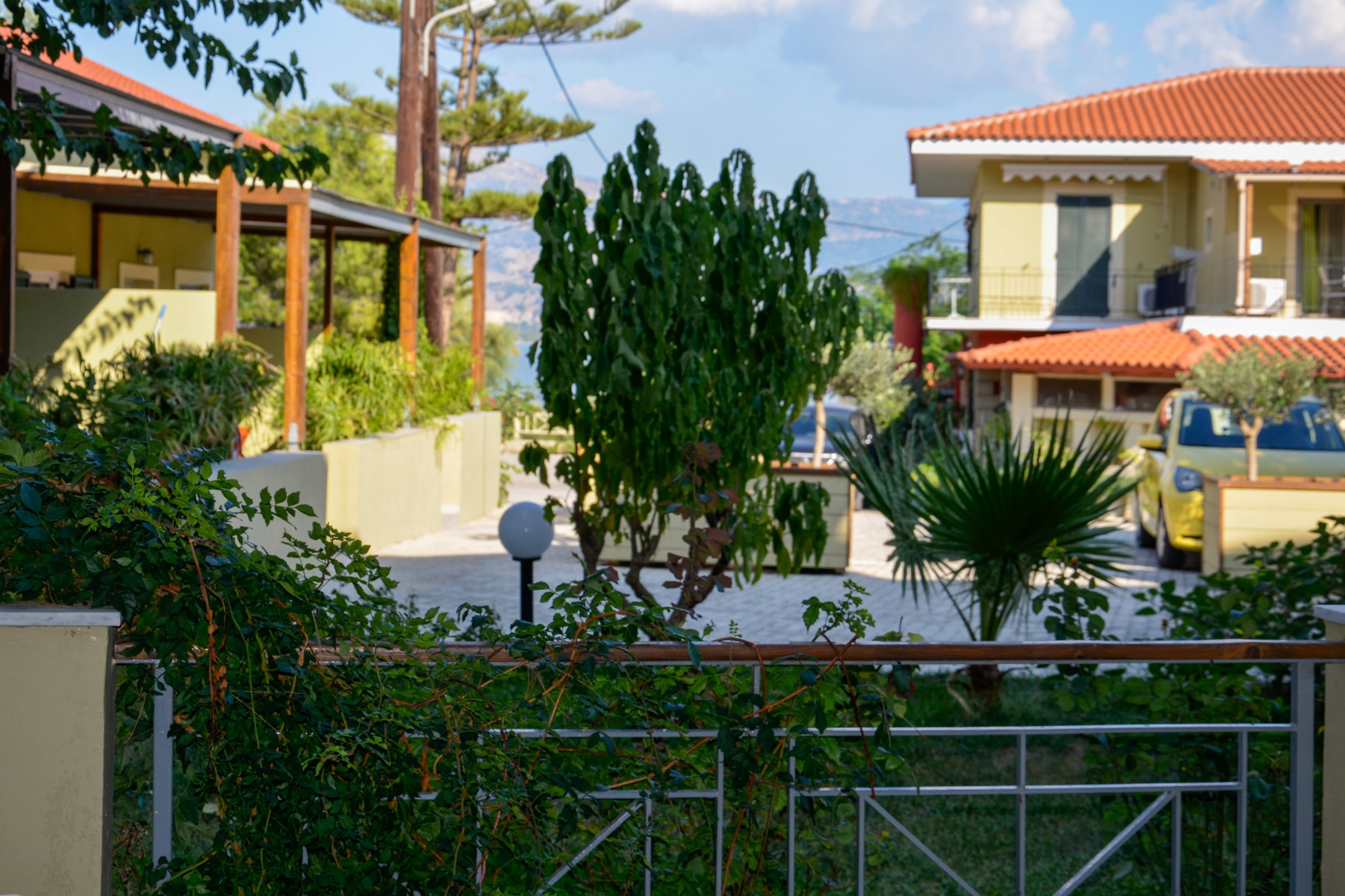 Apolafsi Studios & Apartments