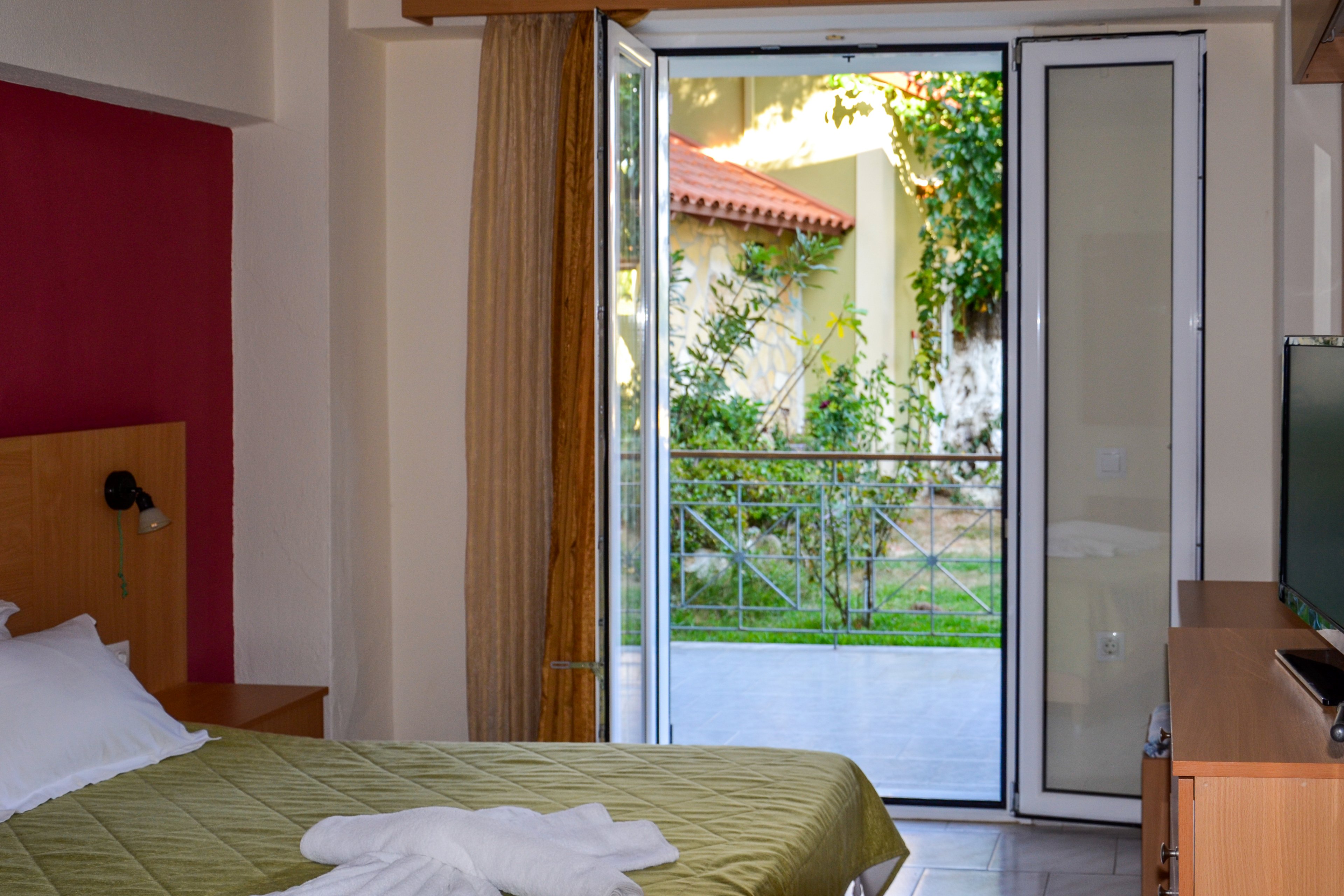 Apolafsi Studios & Apartments