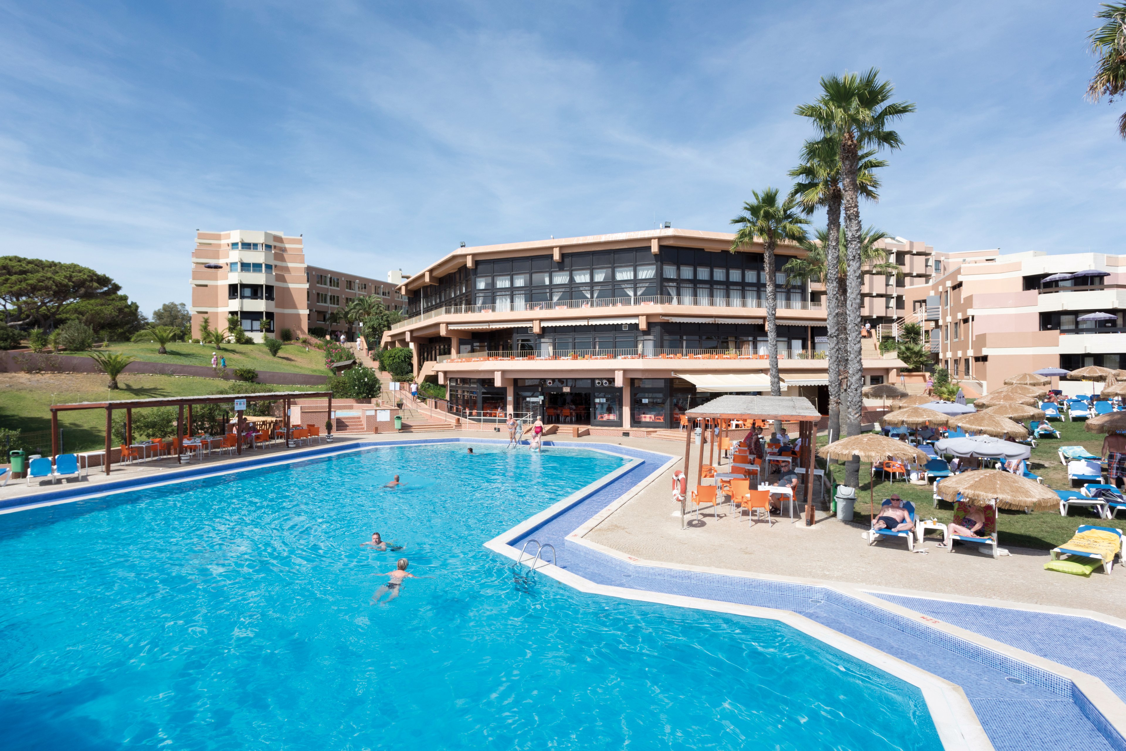 Auramar Beach Resort