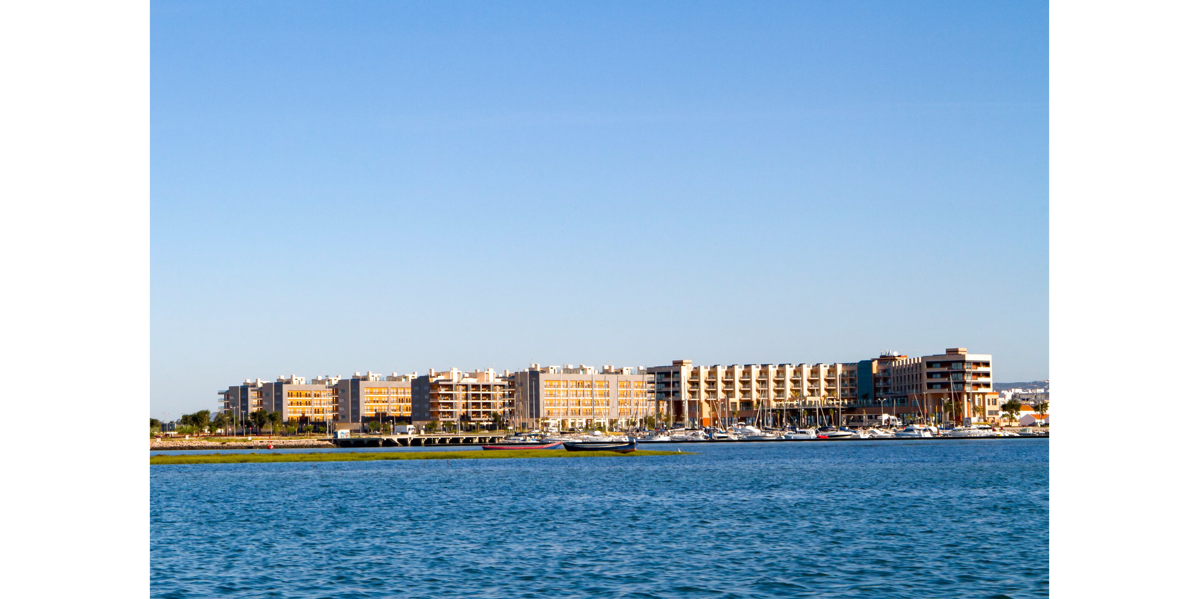 Real Marina Residence