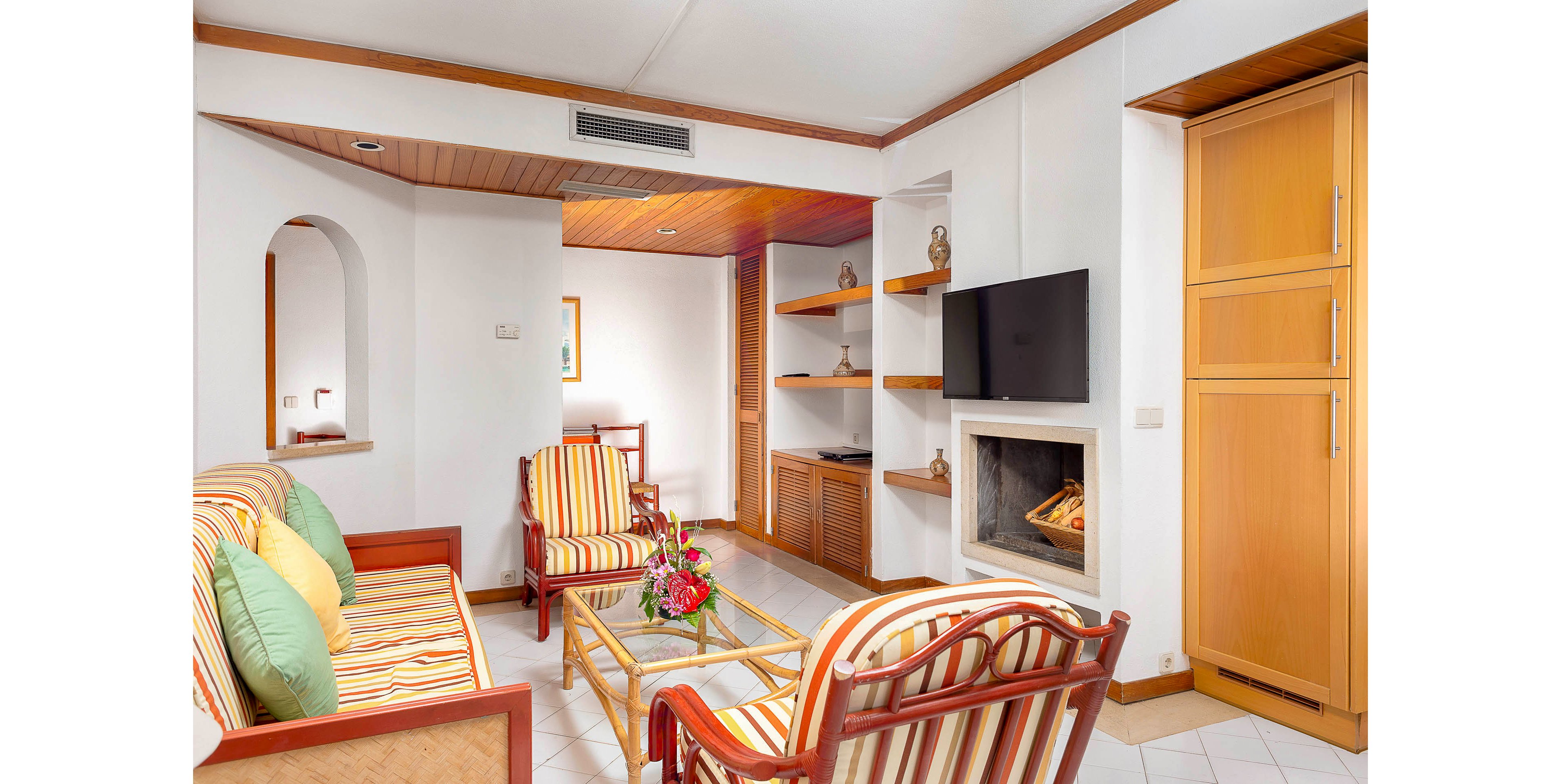 Ourapraia Hotel Apartments