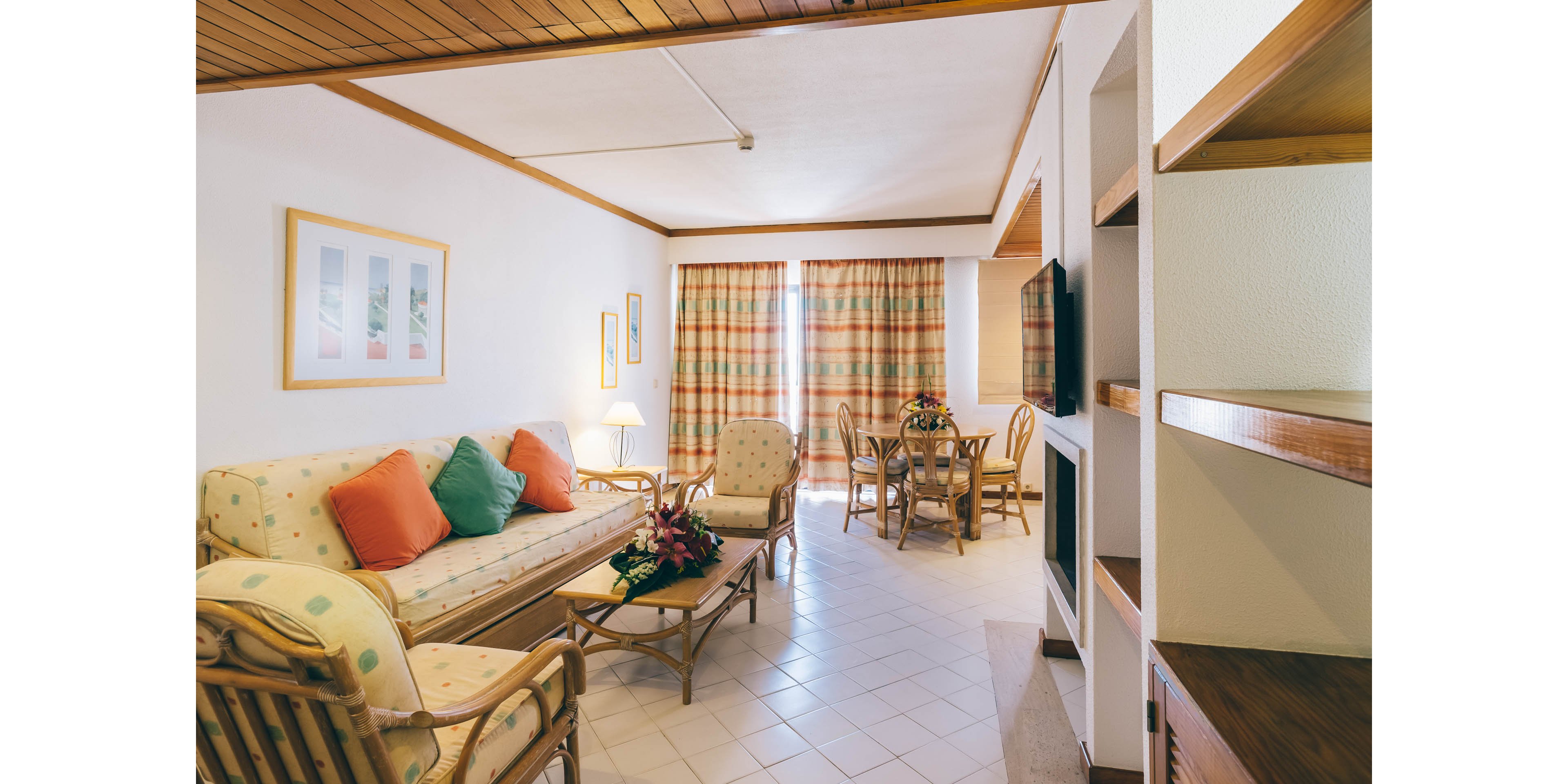 Ourapraia Hotel Apartments