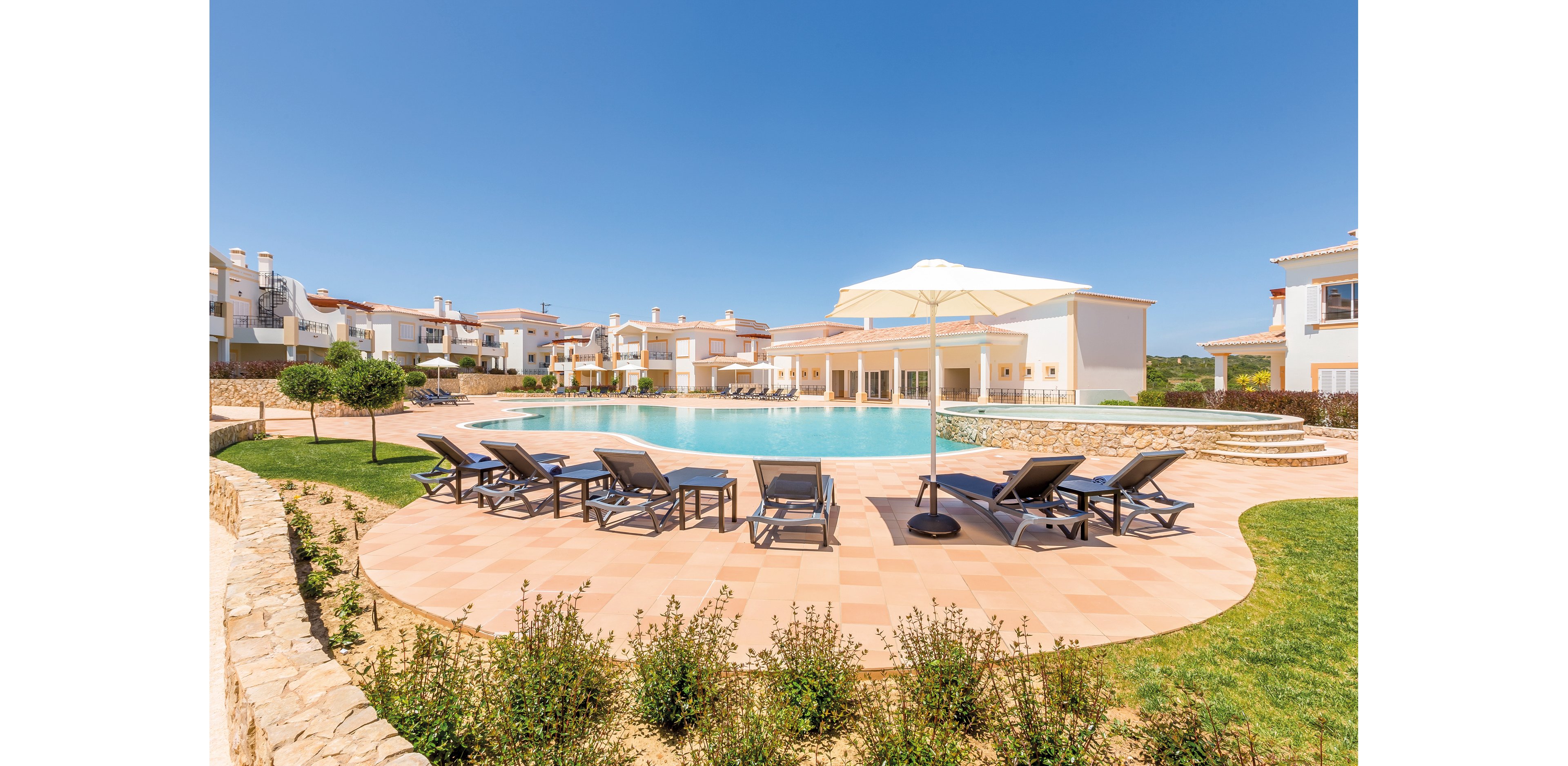 NAU Salema Beach Village