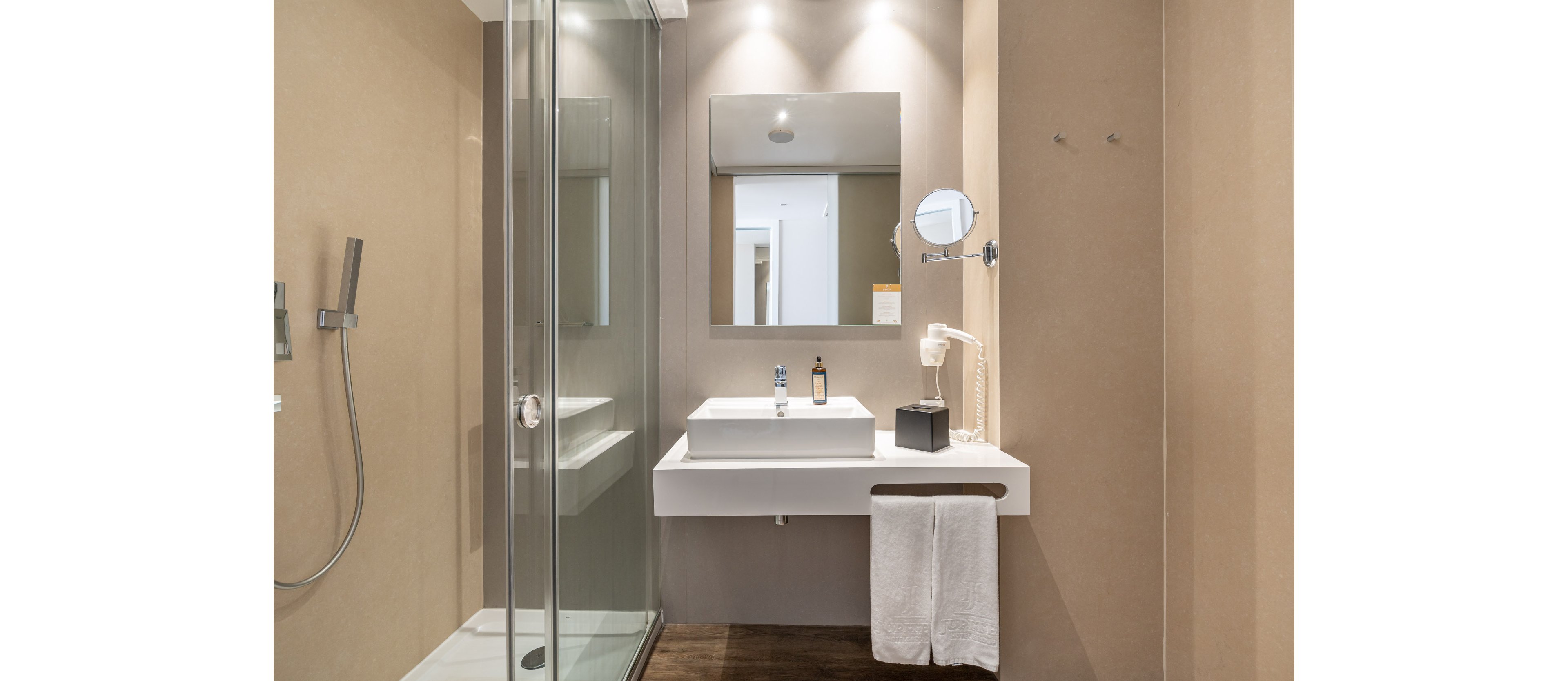 Jupiter Marina Hotel - Couples & Spa