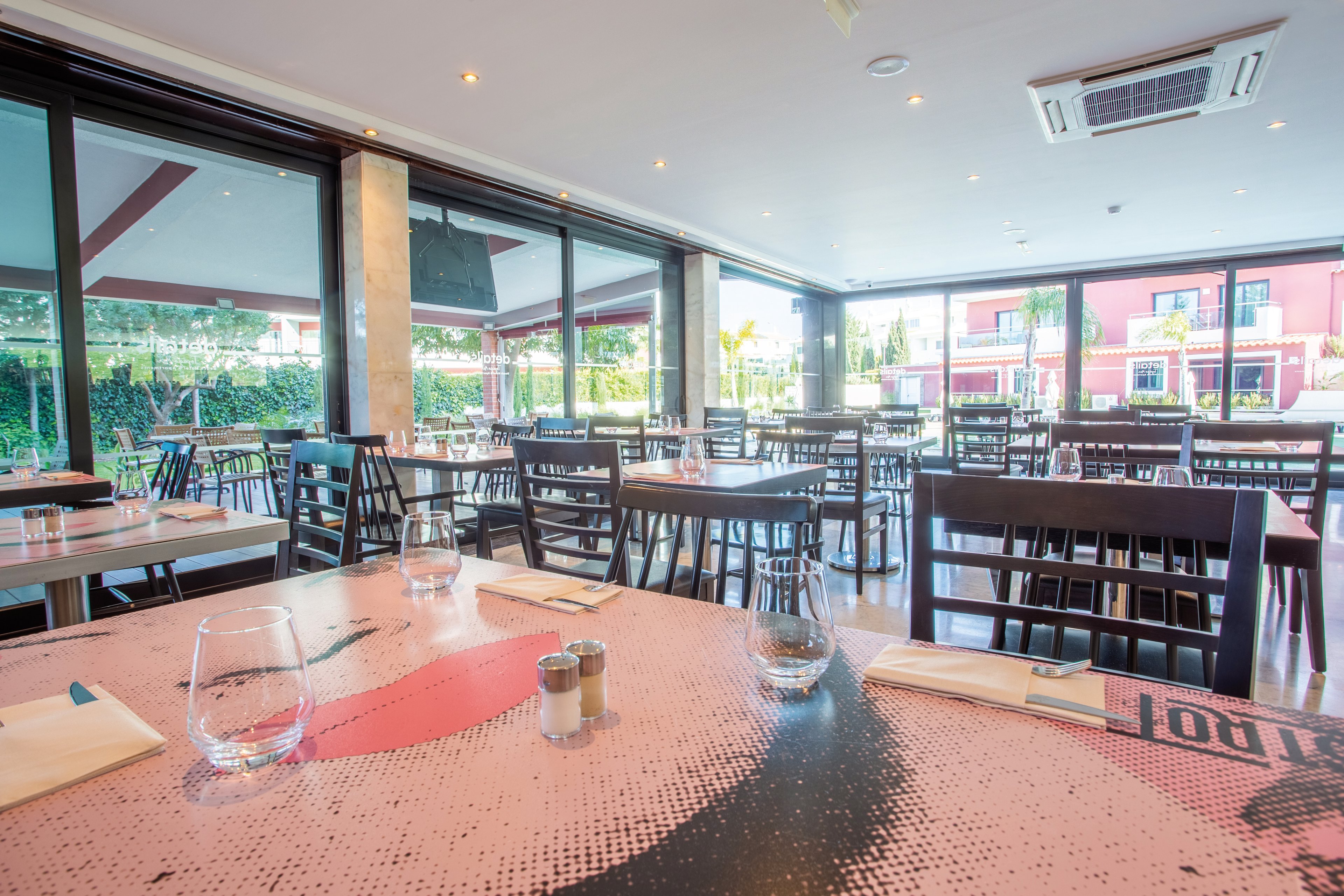 Topazio Vibe Beach Hotel & Apartments