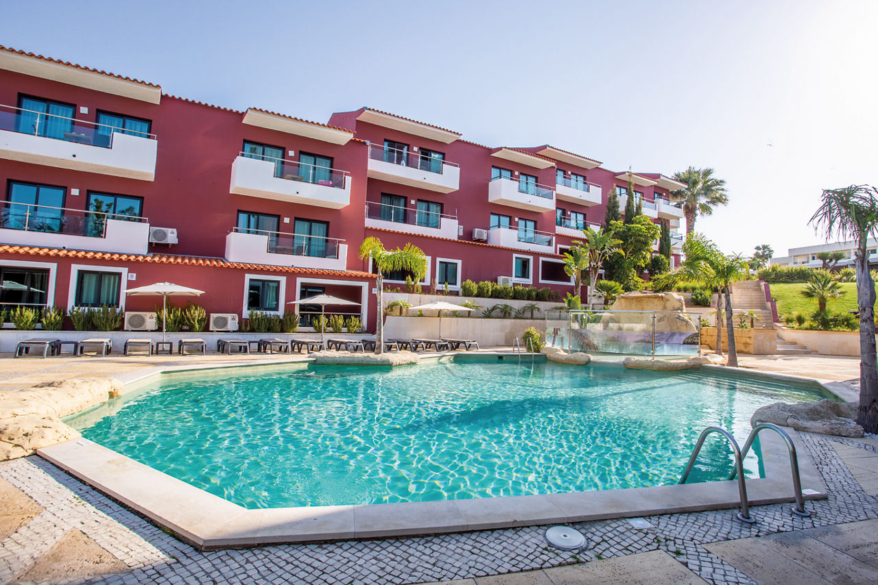 Topazio Vibe Beach Hotel & Apartments