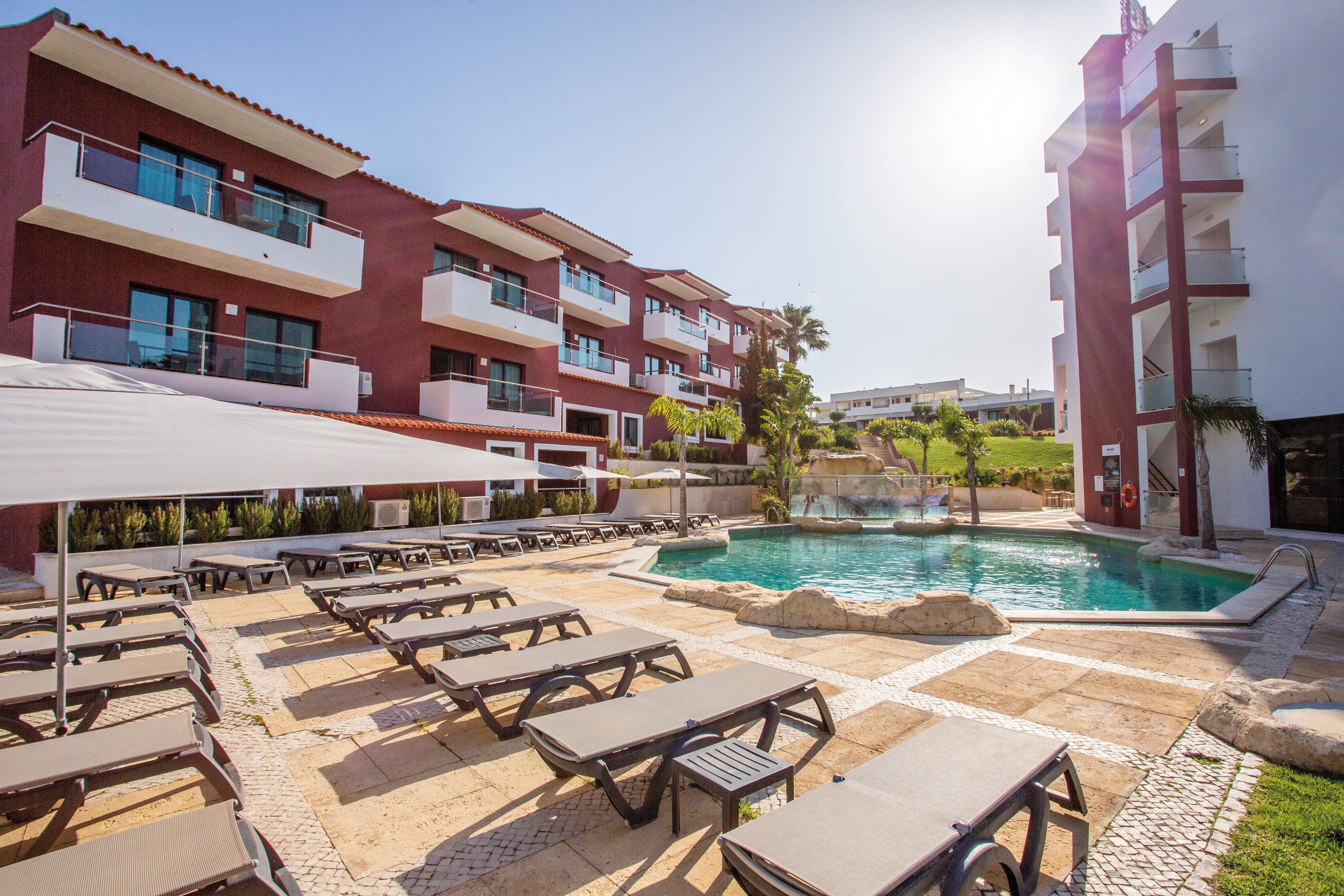 Topazio Vibe Beach Hotel & Apartments